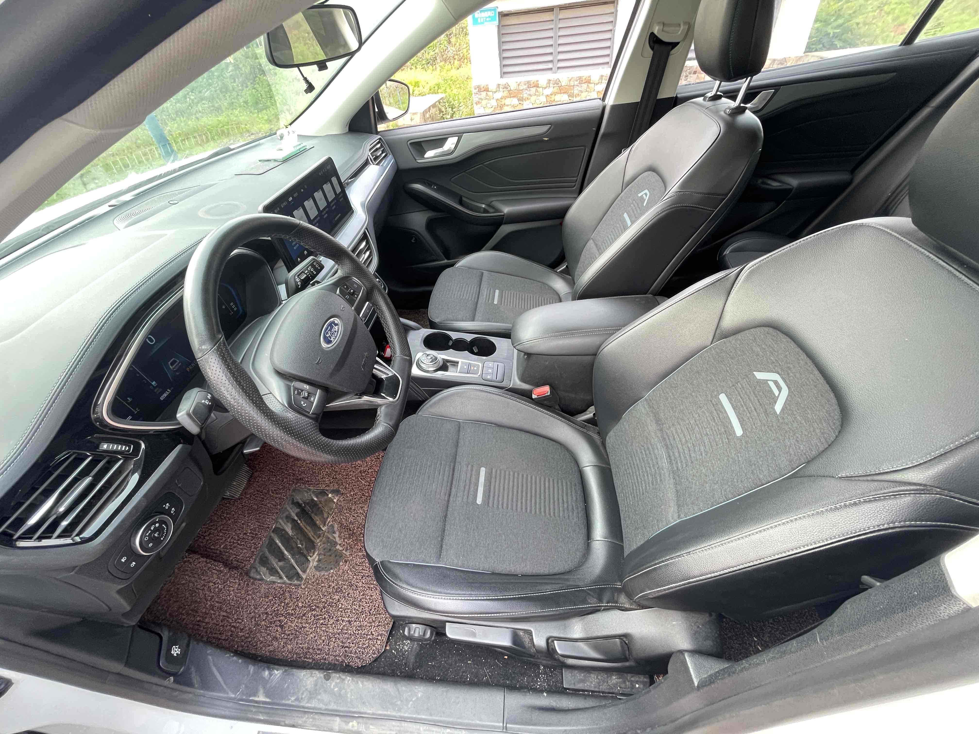 Ford Focus Active 2021 car image #5