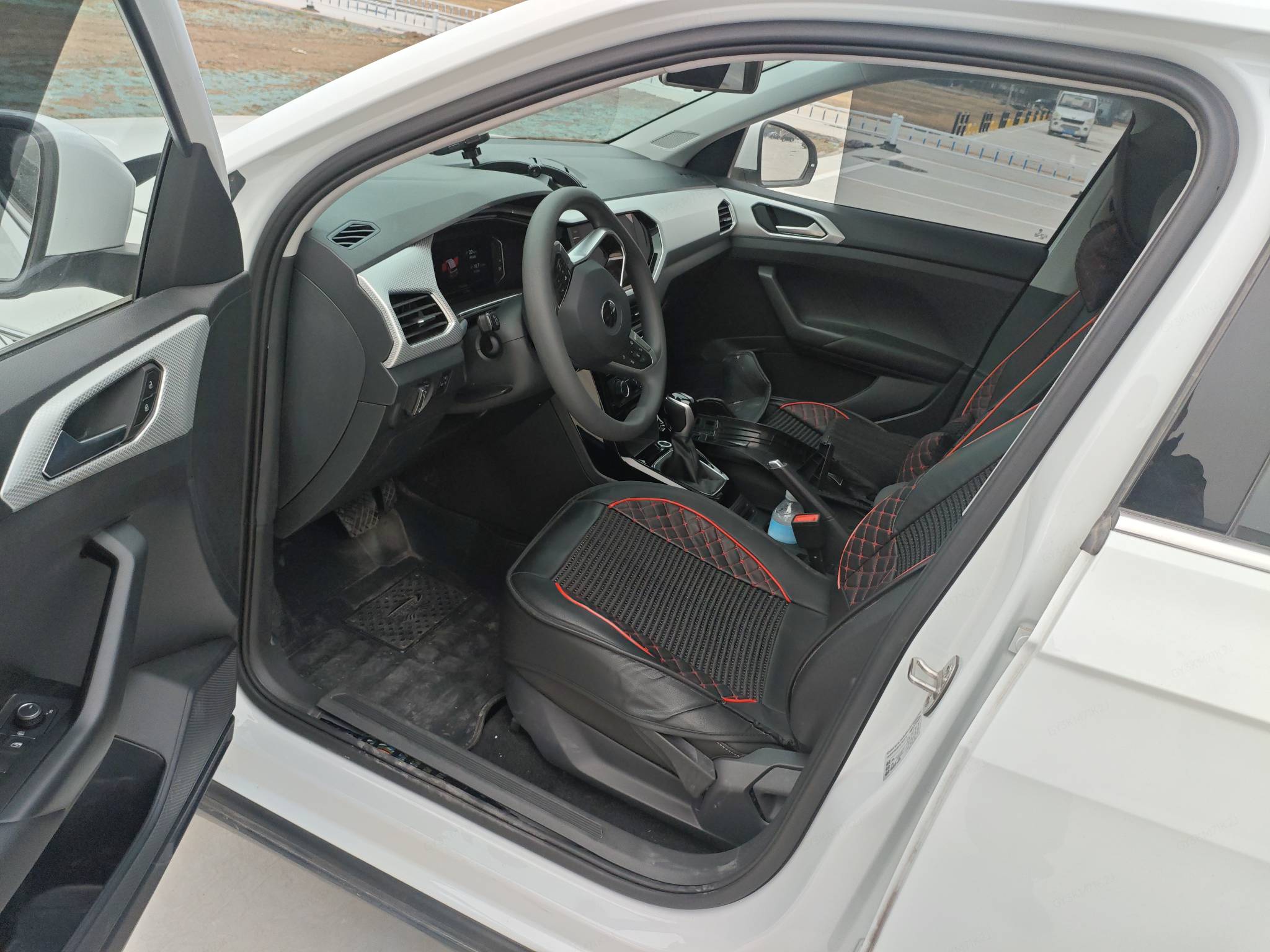 Tacqua 2022 car image #5