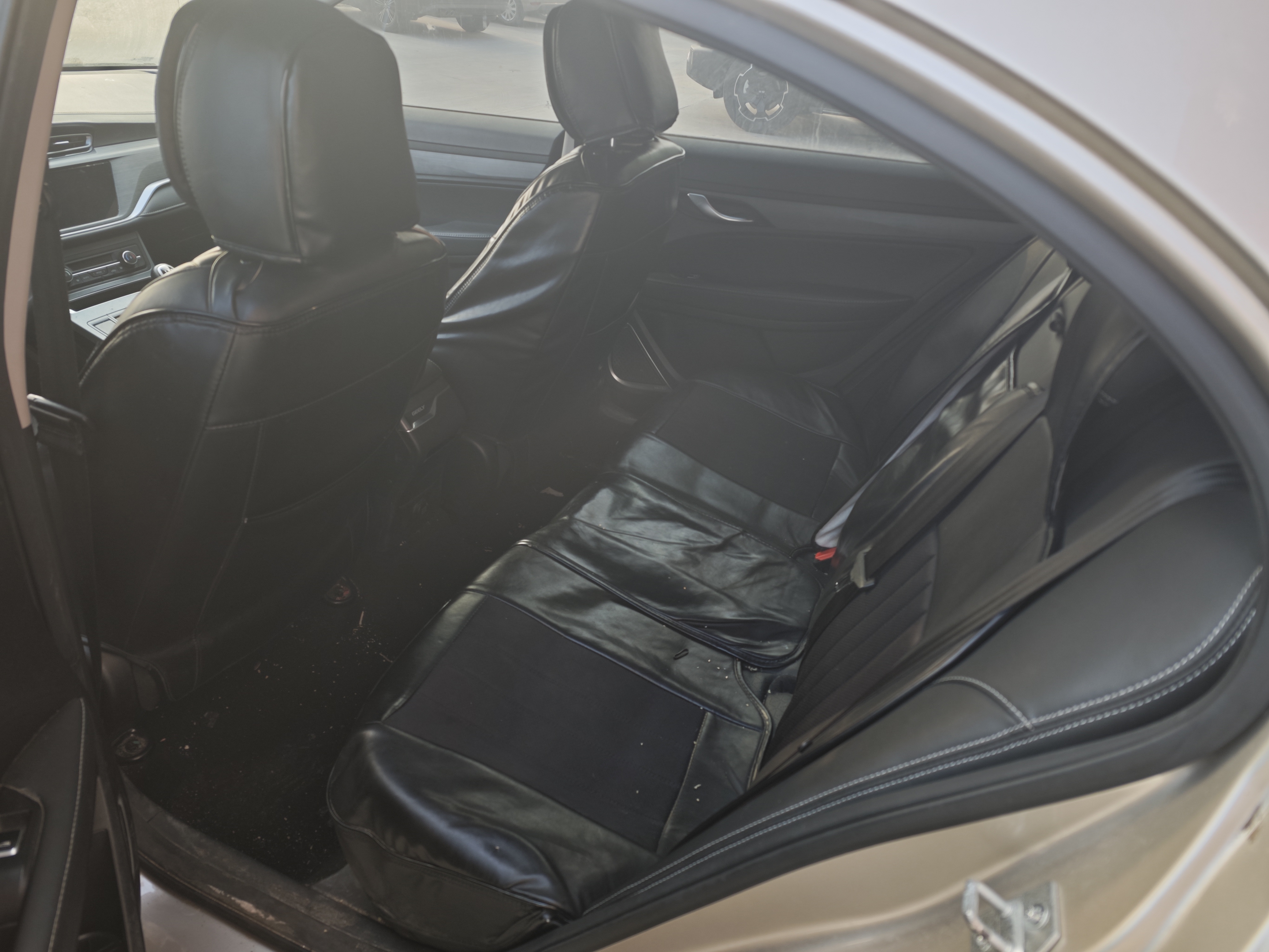 Emgrand 2021 car image #5