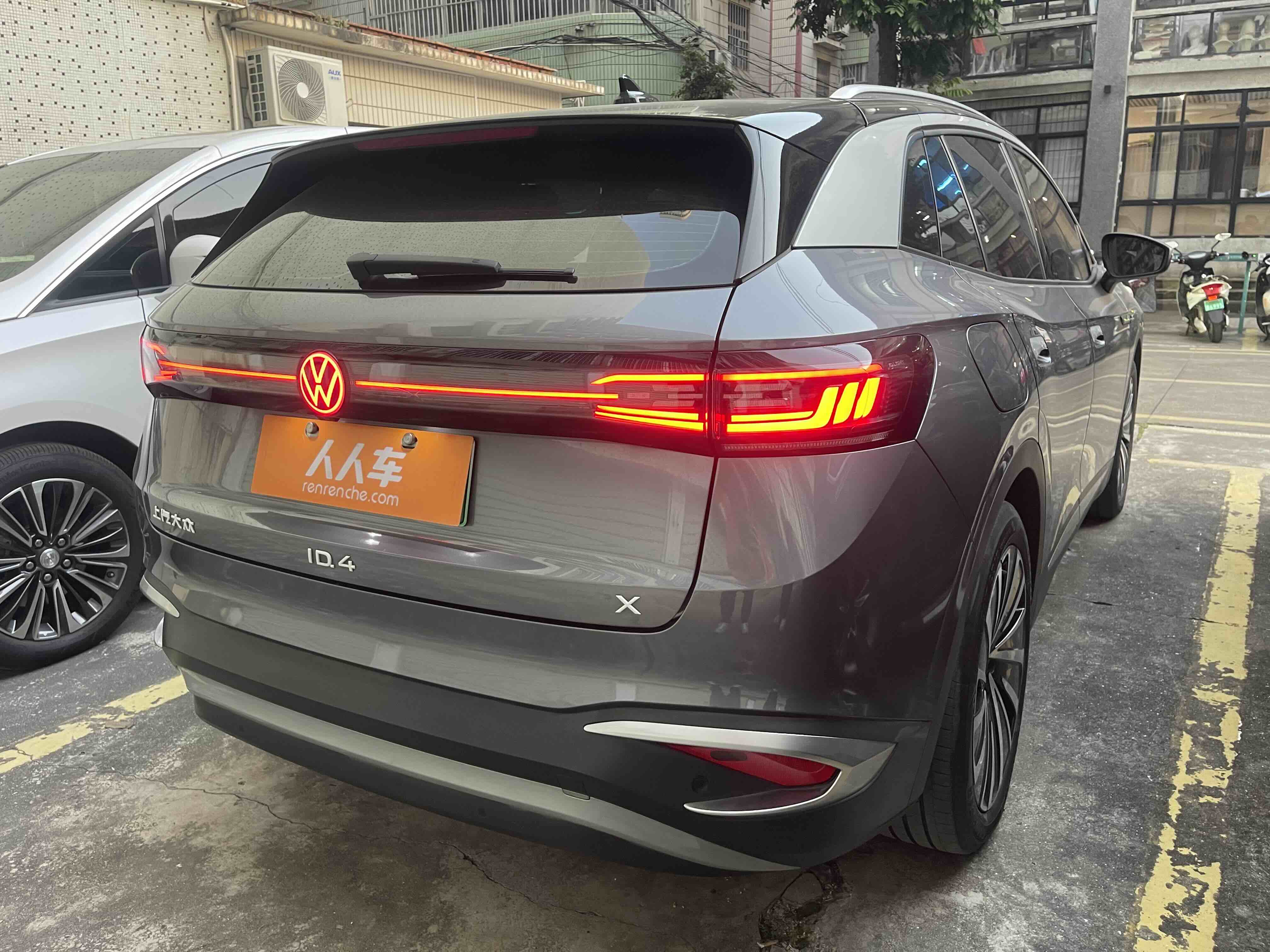 Volkswagen ID.4 X 2022 immagine di auto #5