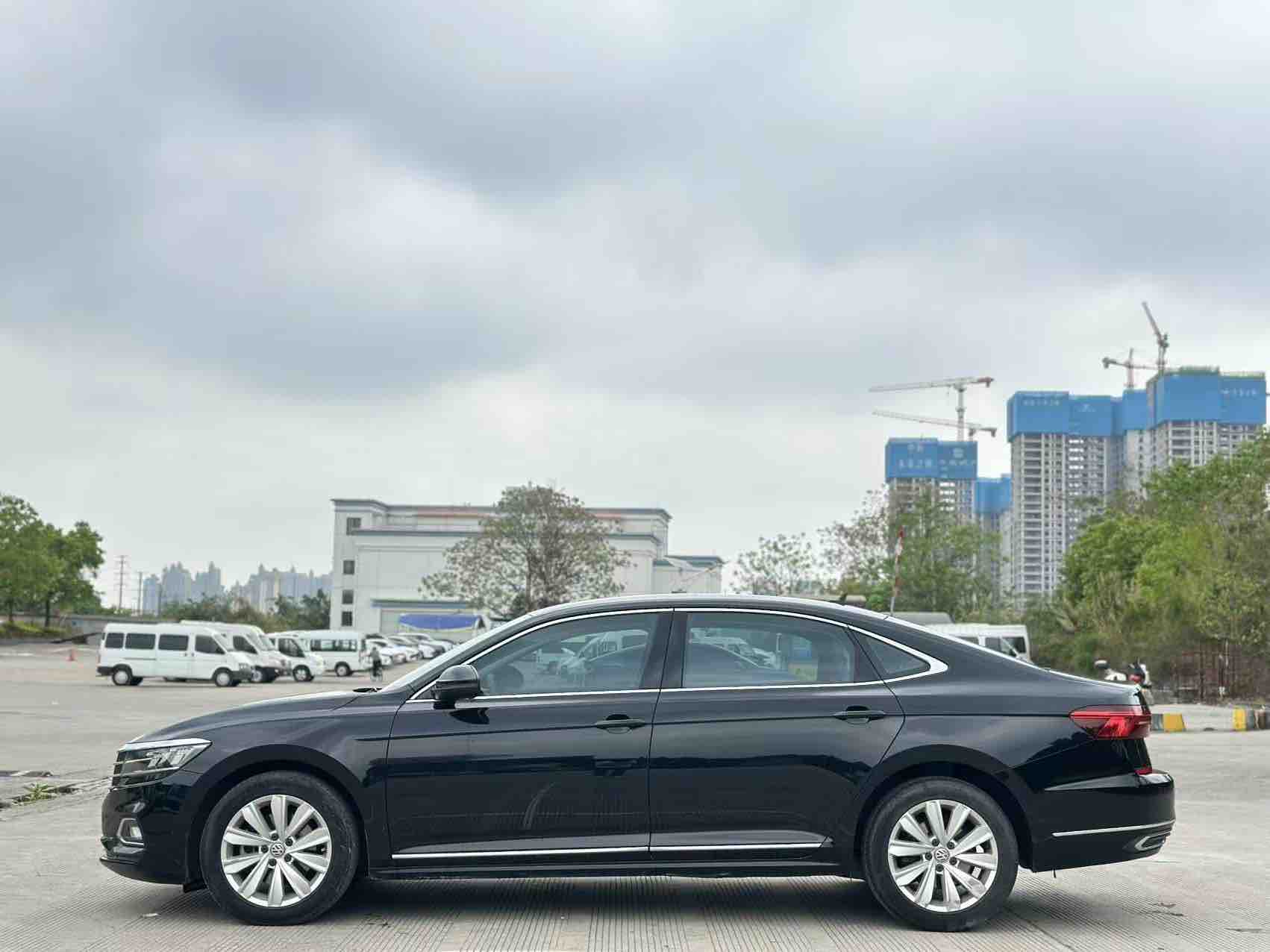 Volkswagen Passat 2020 car image #5