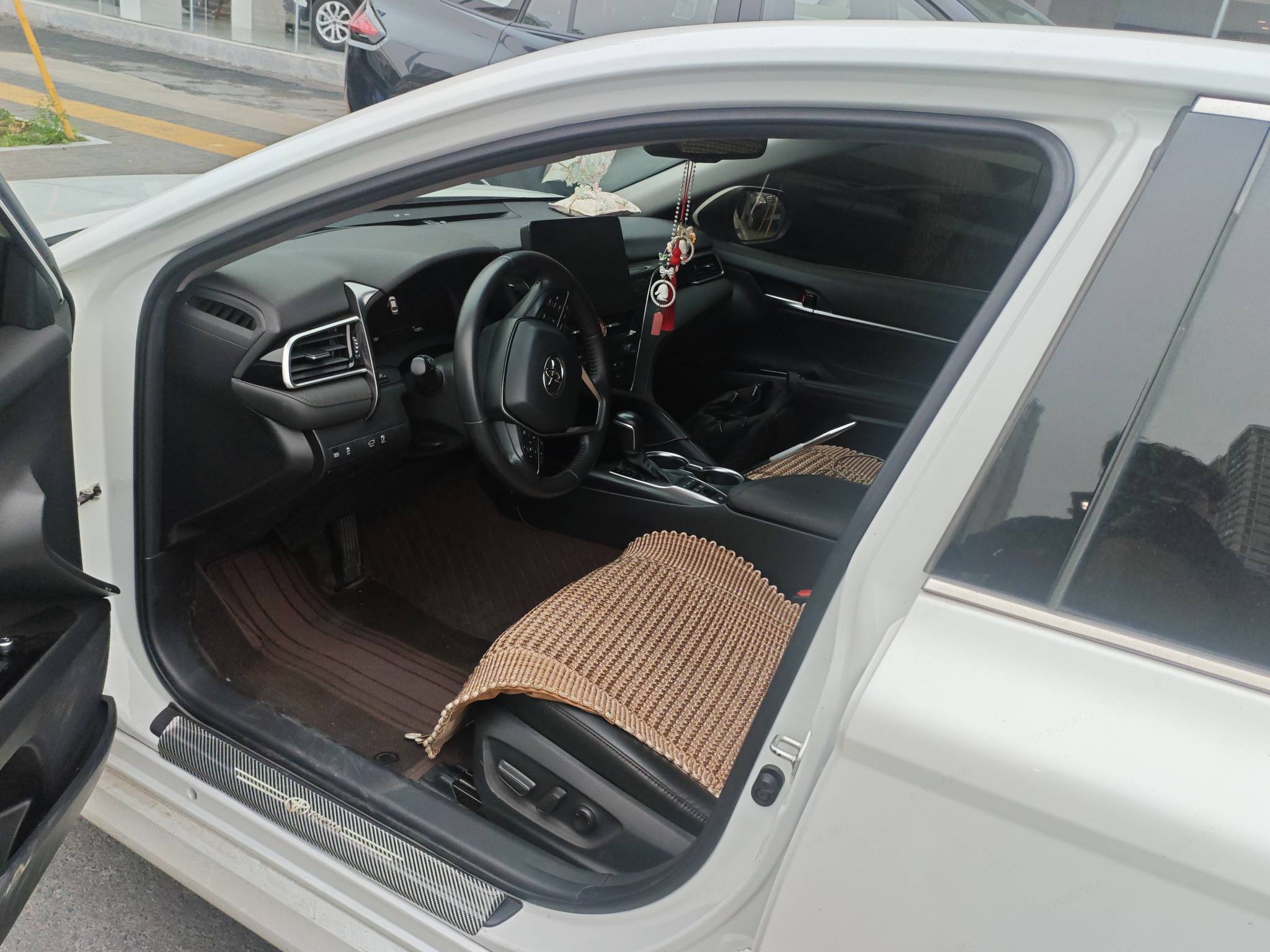 Toyota Camry 2022 car image #5