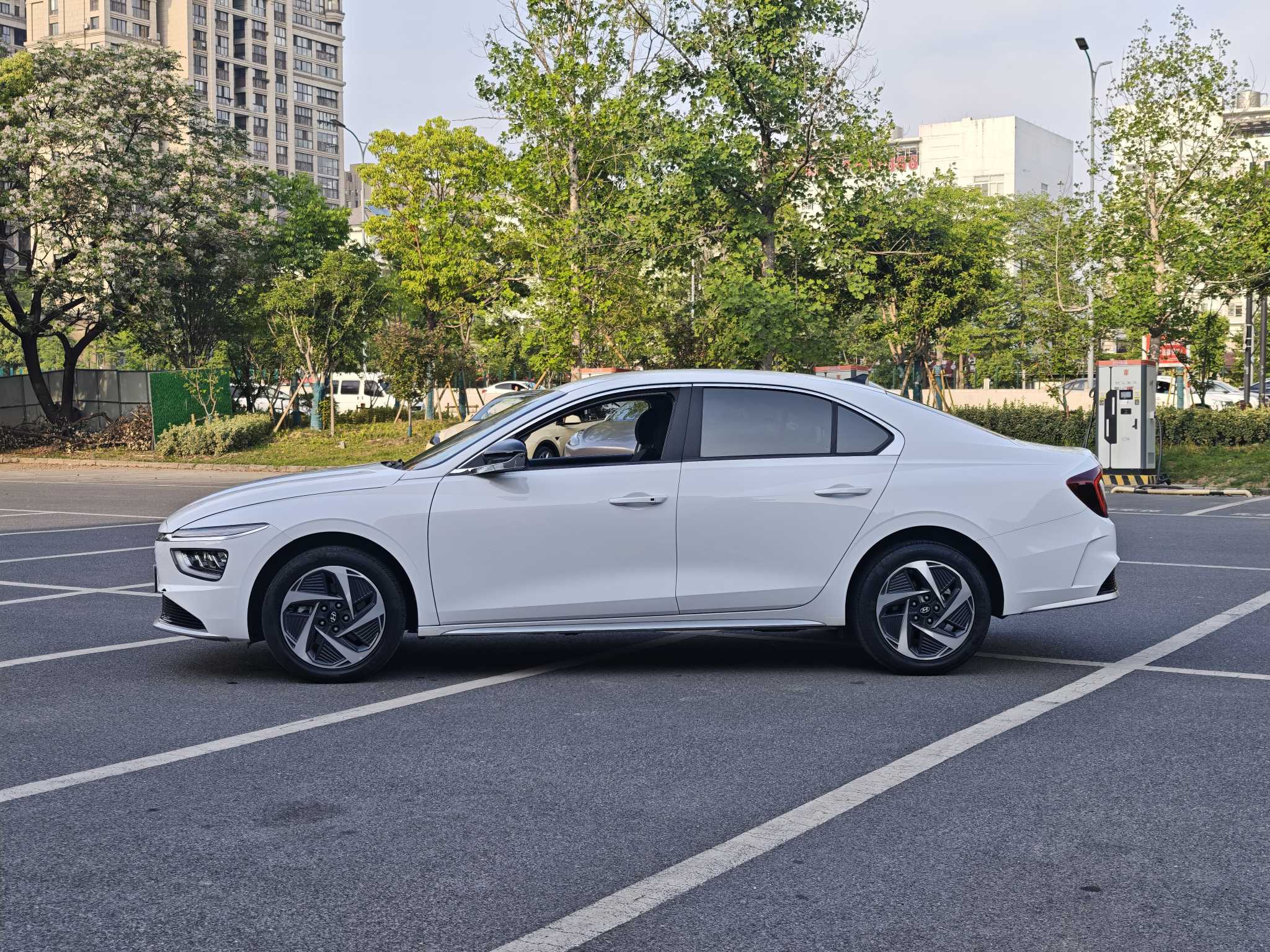 Hyundai Mistra New Energy 2023 #5 Hyundai Mistra New Energy 2023 car image #5