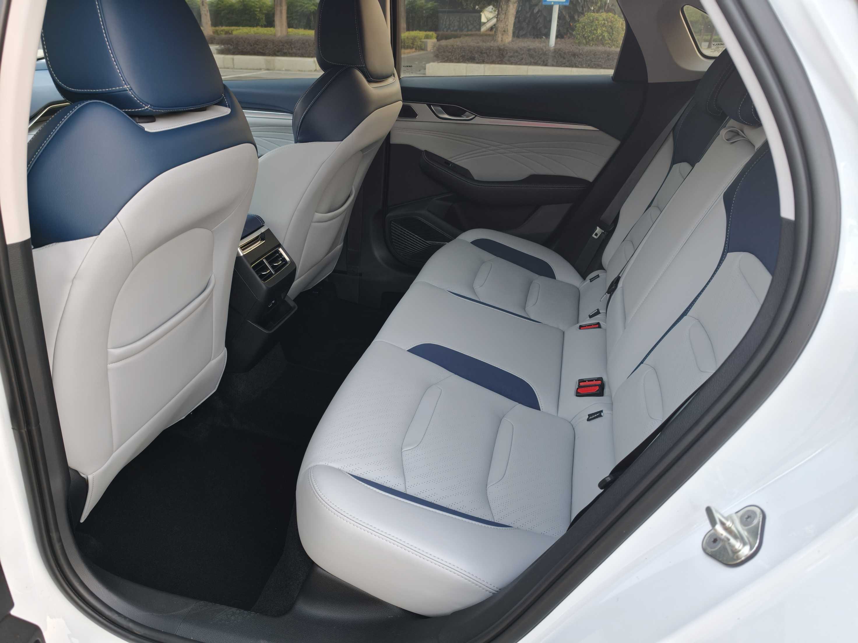 GEELY Preface 2022 #5 GEELY Preface 2022 car image #5