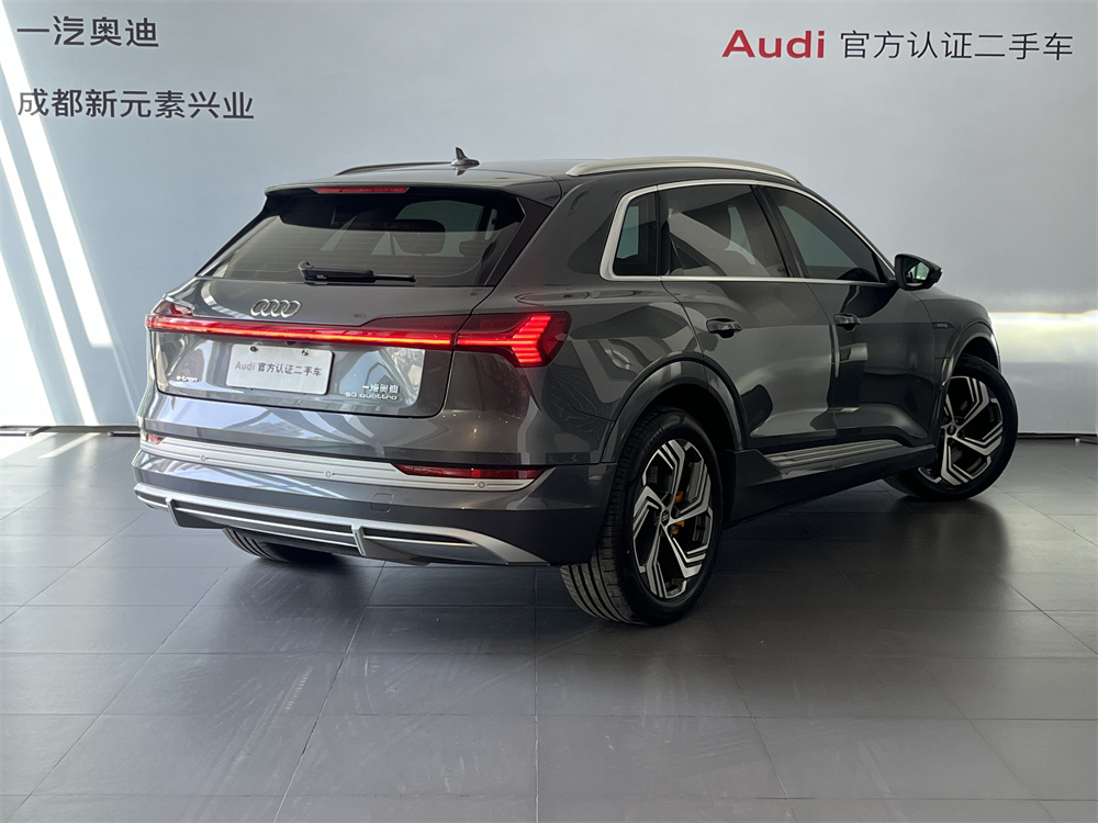 Audi e-tron 2023 #5 Audi e-tron 2023 car image #5