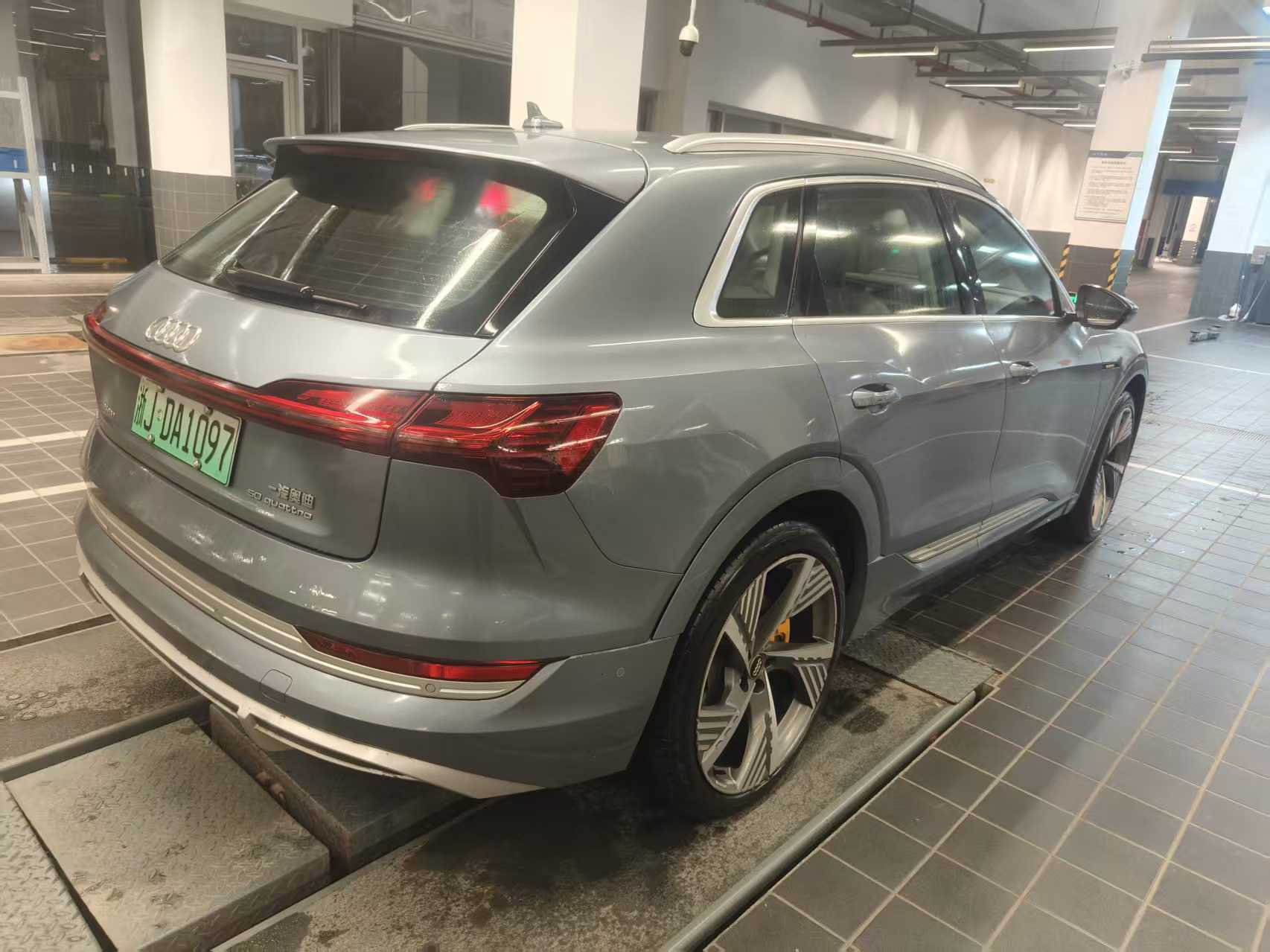 Audi e-tron 2021 #5 Audi e-tron 2021 car image #5