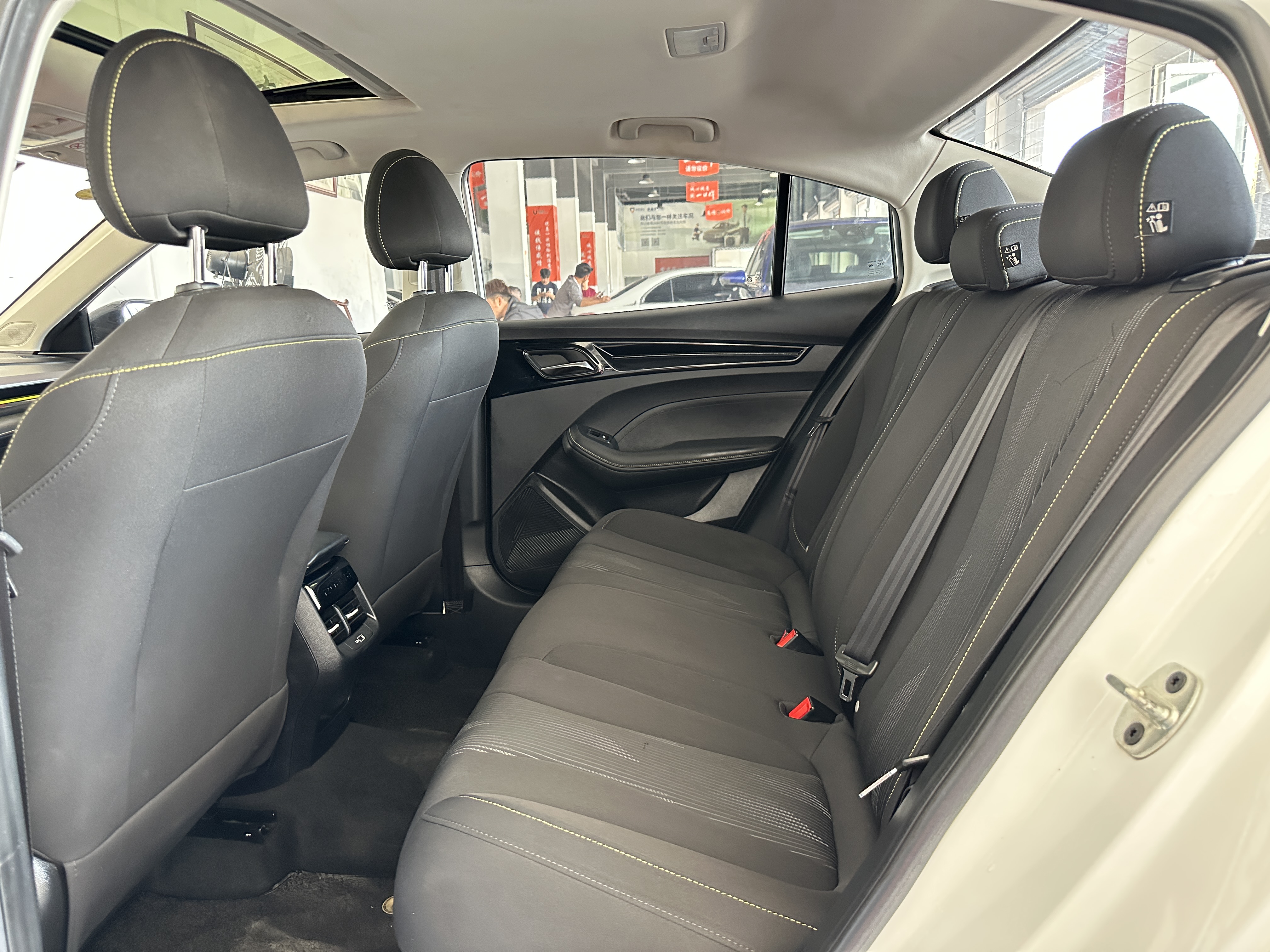 Roewe i5 2023 #5 Roewe i5 2023 car image #5