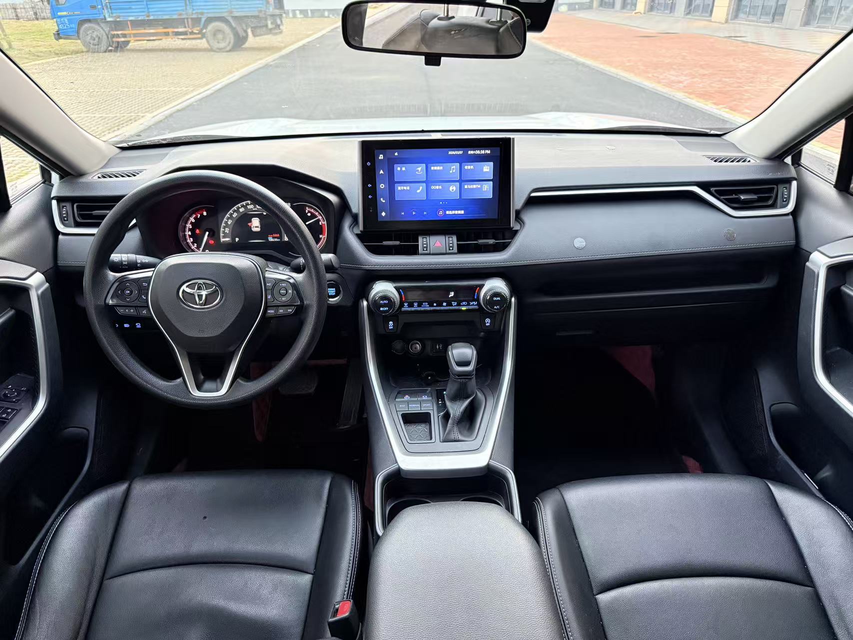 Toyota RAV4 2021 car image #5