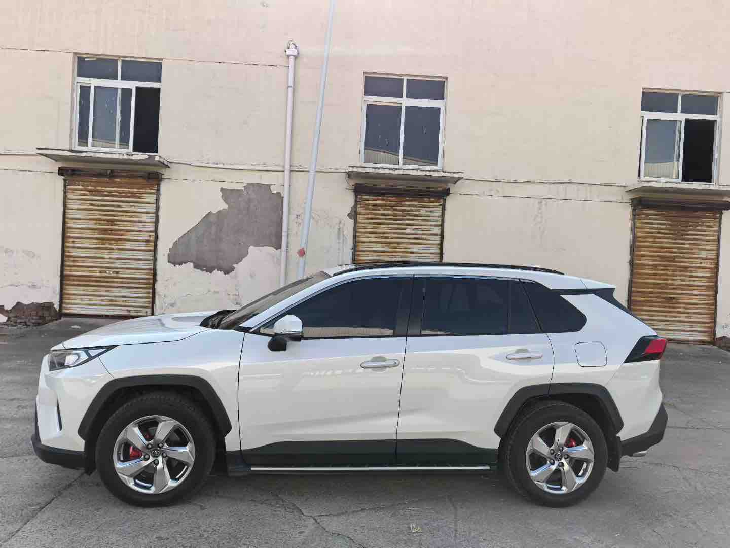 Toyota RAV4 2022 car image #5