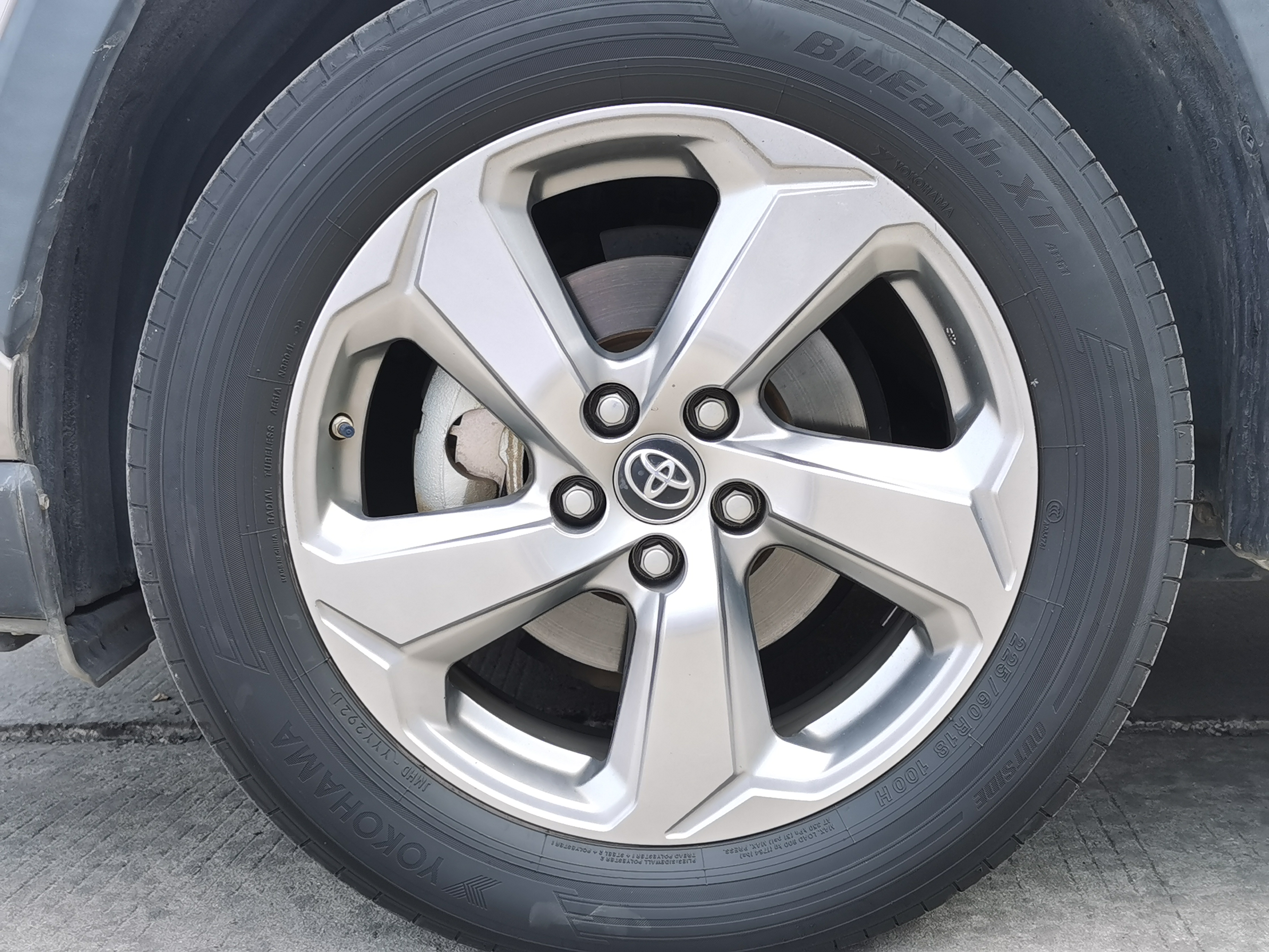 Toyota RAV4 2021 car image #5