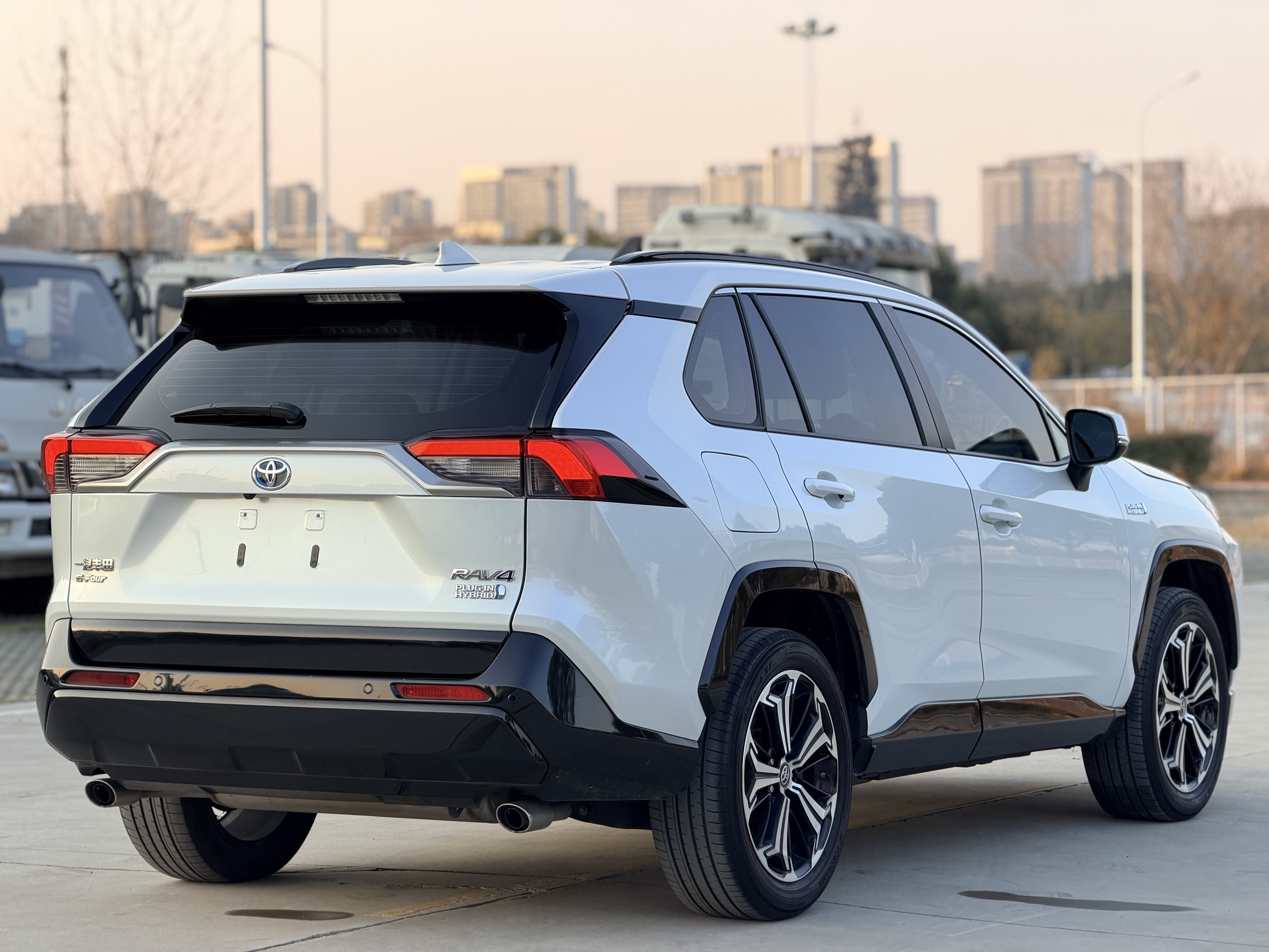 Toyota RAV4 Hybird E+ 2021 immagine di auto #5