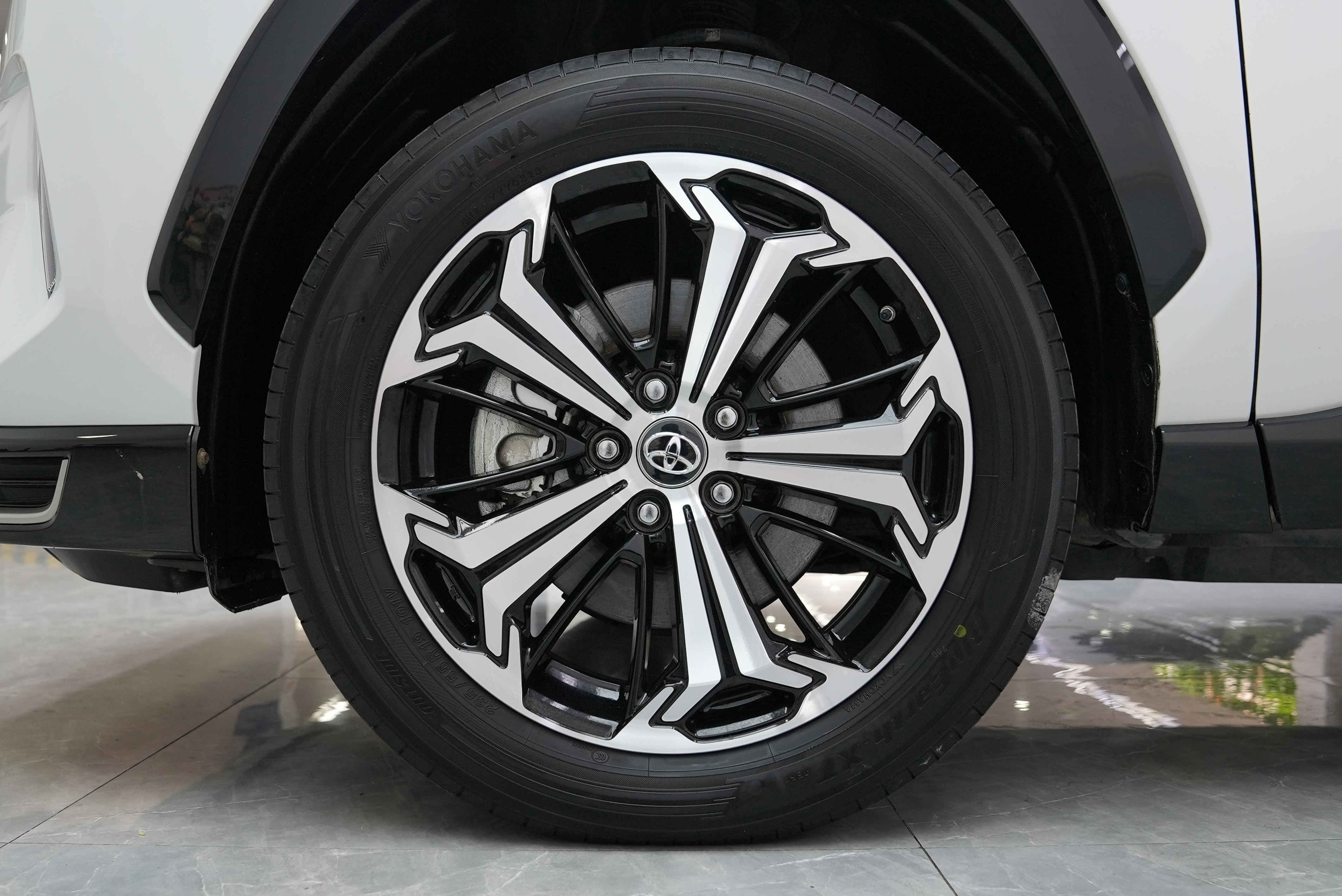 Toyota RAV4 Hybird E+ 2021 immagine di auto #5