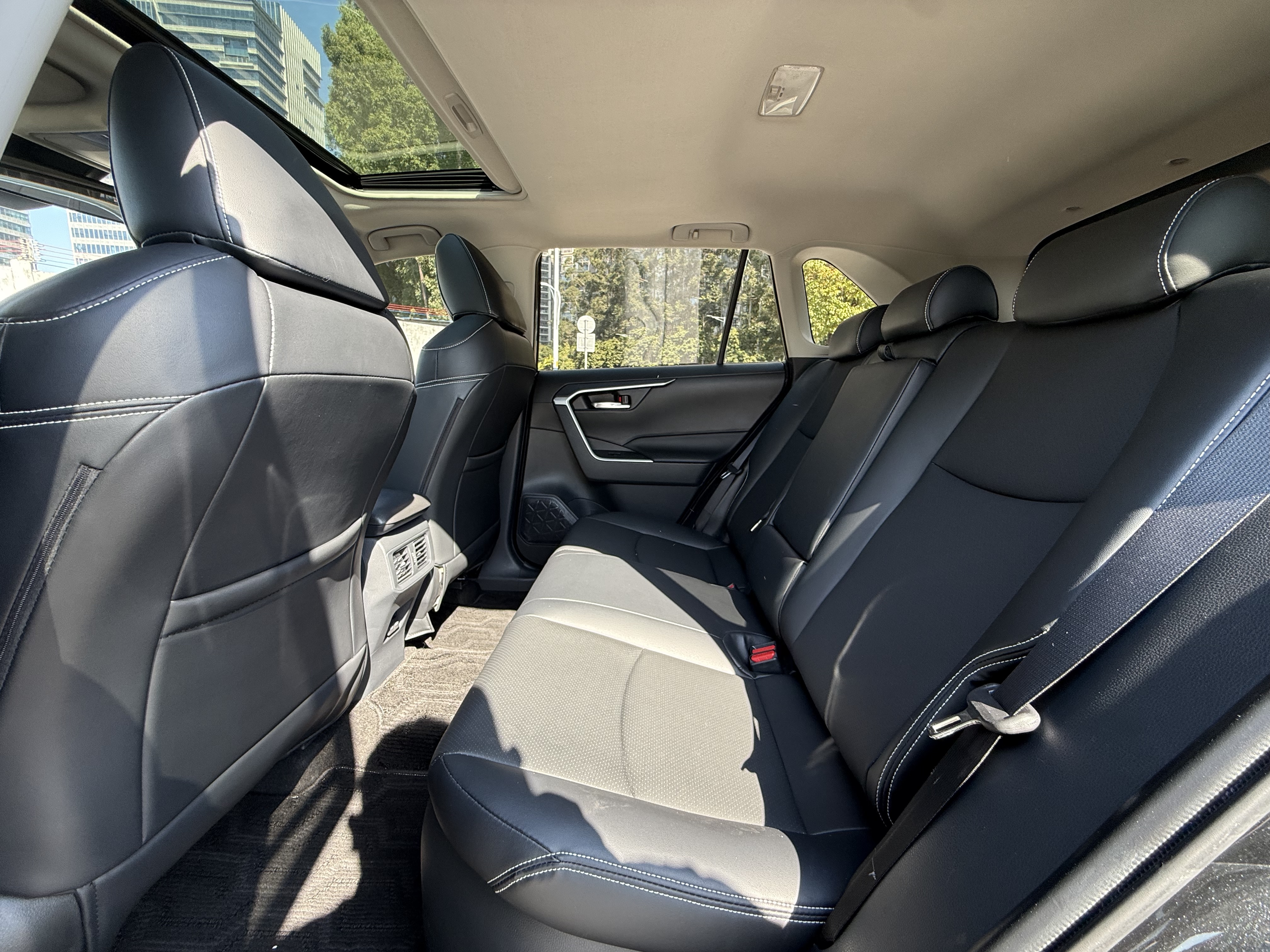 Toyota RAV4 Hybird E+ 2022 #5 Toyota RAV4 Hybird E+ 2022 car image #5