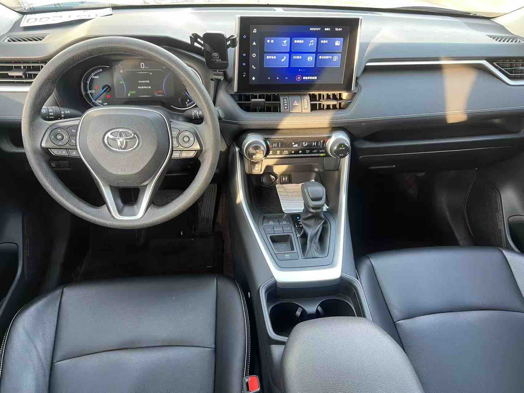 Toyota RAV4 Hybird E+ 2022 #5 Toyota RAV4 Hybird E+ 2022 car image #5