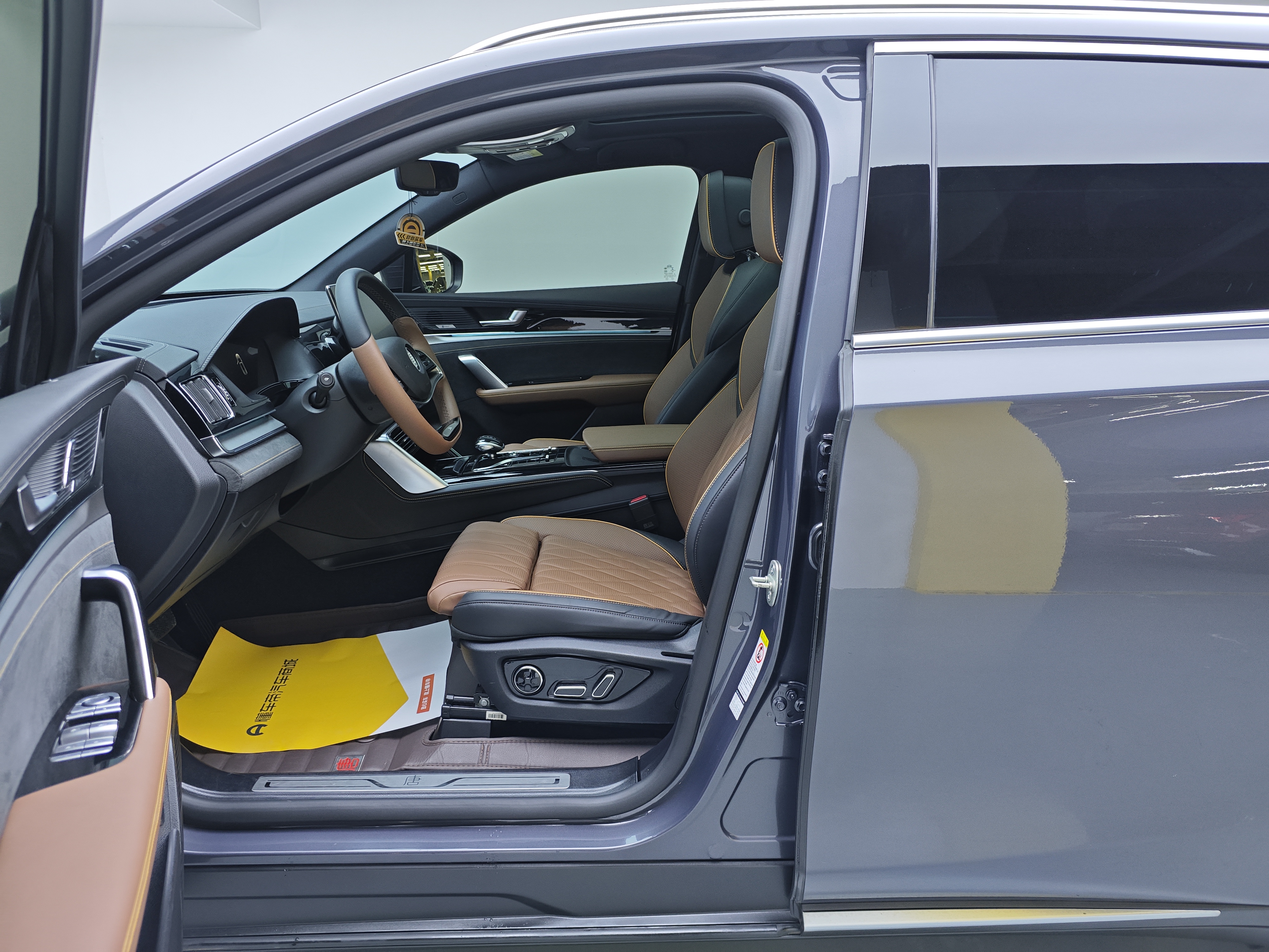 BYD Tang New Energy 2022 #5 BYD Tang New Energy 2022 car image #5