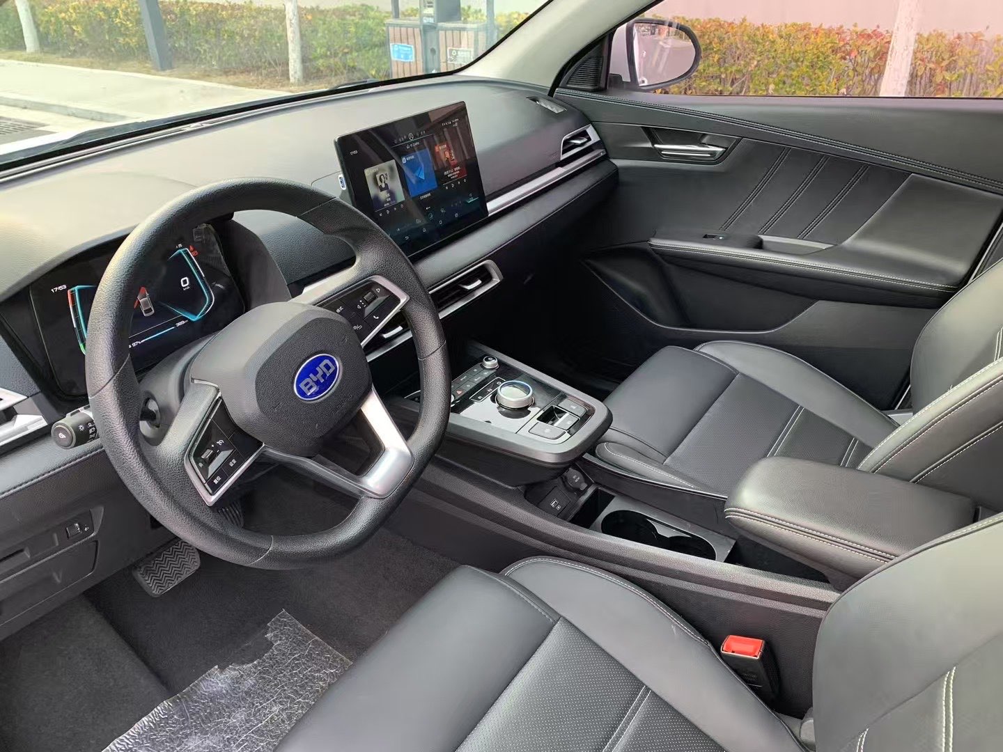 BYD e3 2023 car image #5