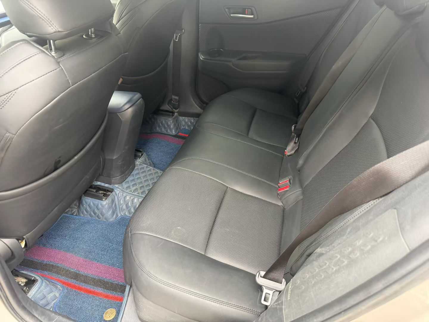 Toyota C-HR 2021 car image #5