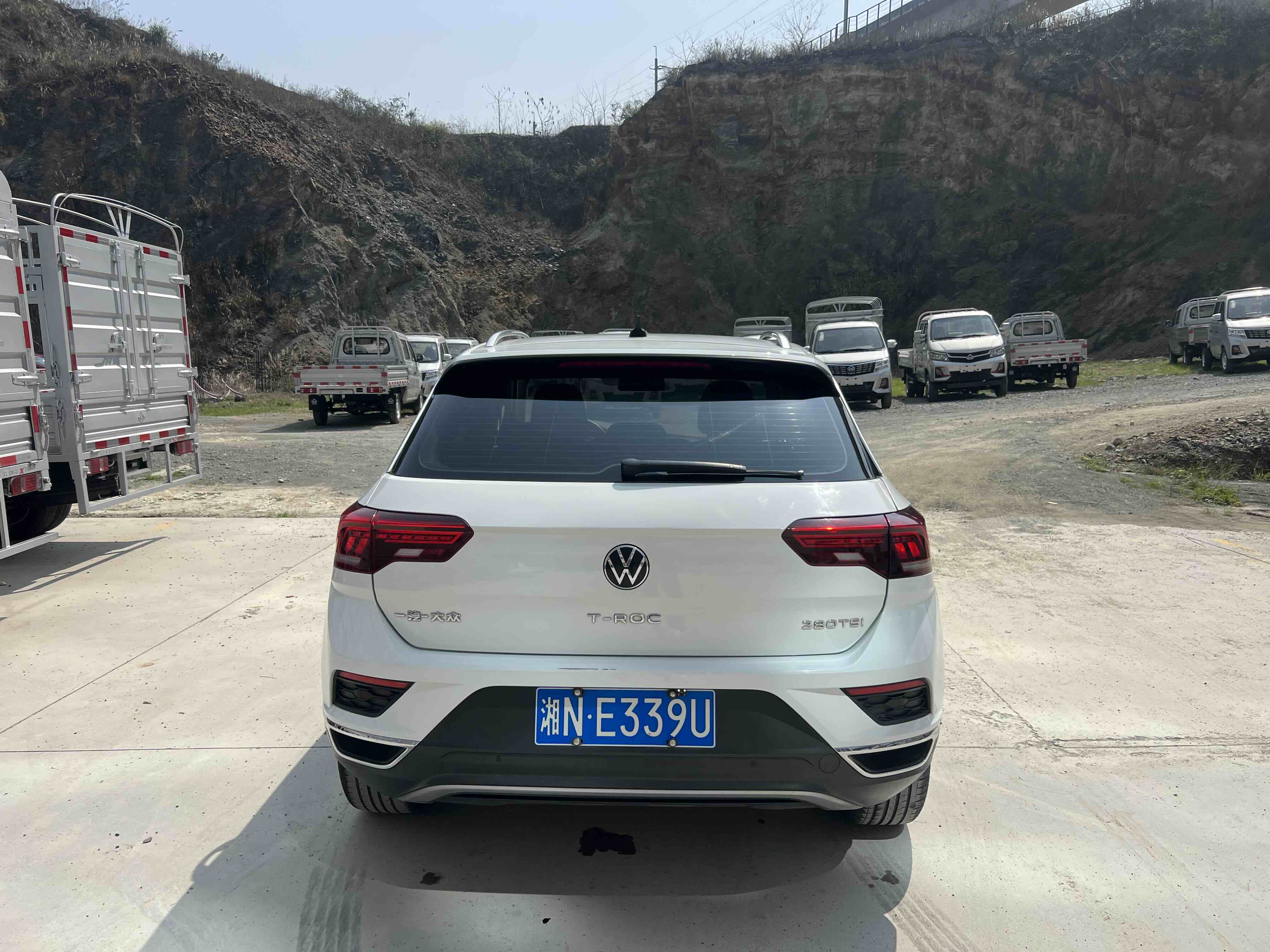 Volkswagen T-Roc 2021 car image #5