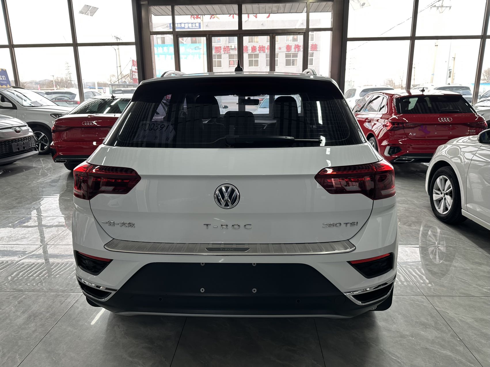 Volkswagen T-Roc 2022 car image #5