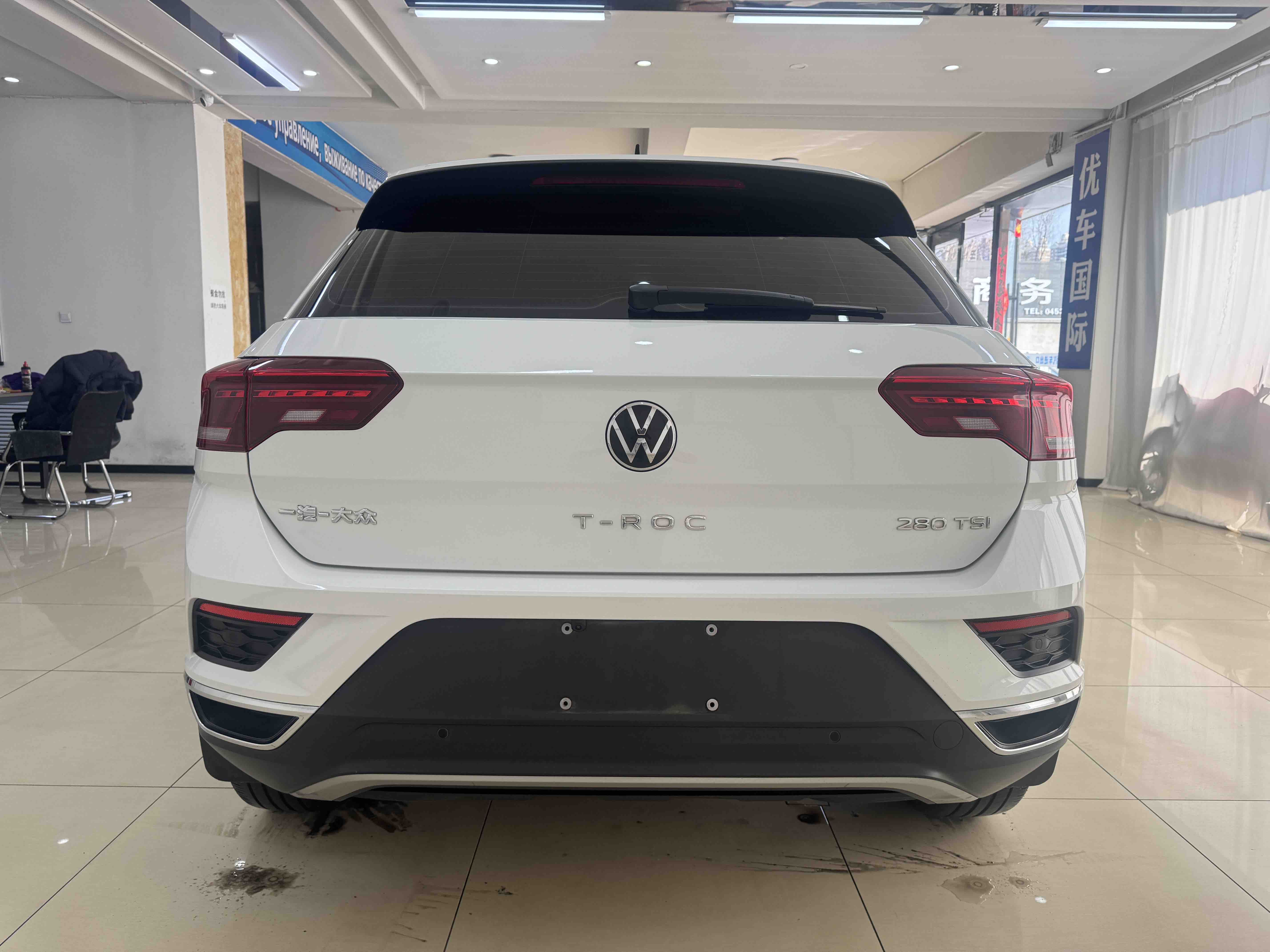 Volkswagen T-Roc 2021 car image #5