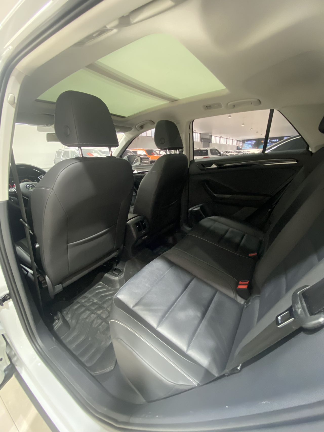 T-Roc 2022 car image #5