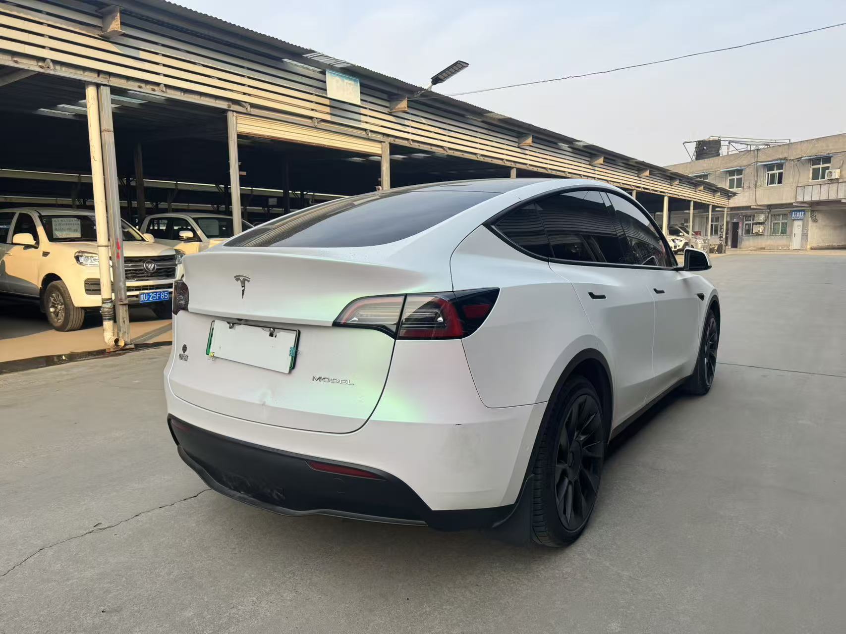 Tesla Model Y 2021 car image #5