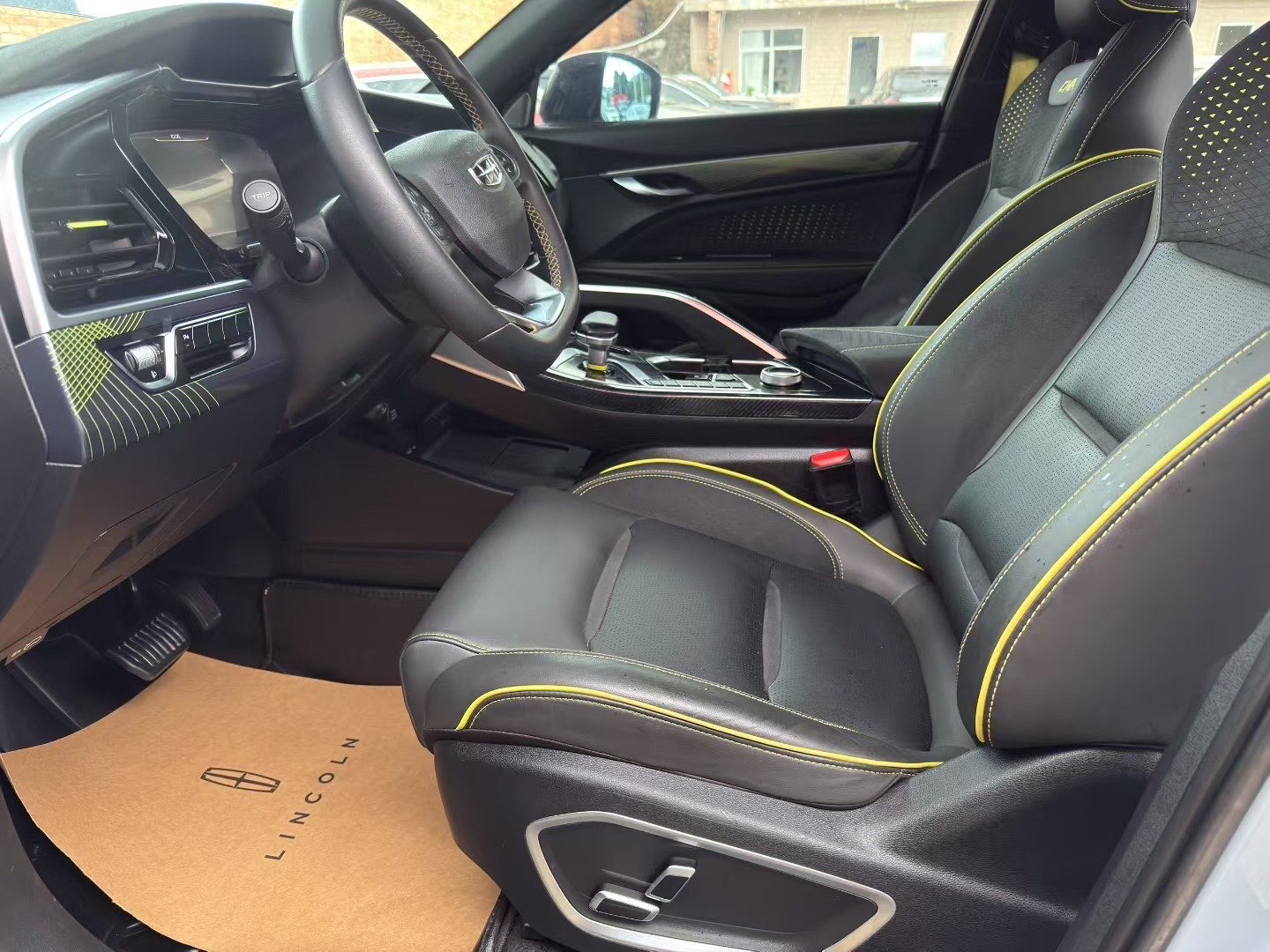 GEELY Tugella S 2022 #5 GEELY Tugella S 2022 car image #5