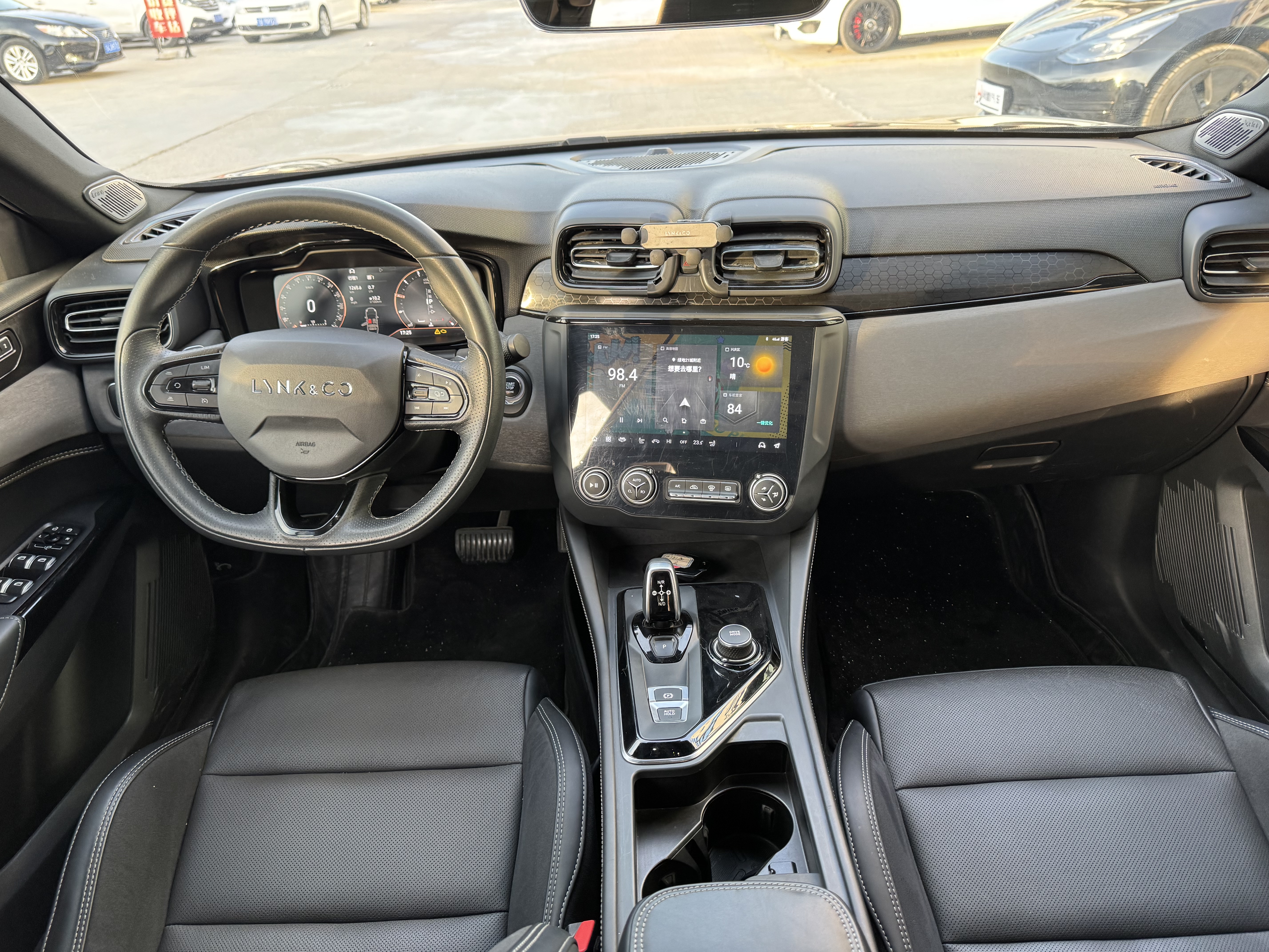 Lynk & Co 2023 #5 Lynk & Co 2023 car image #5