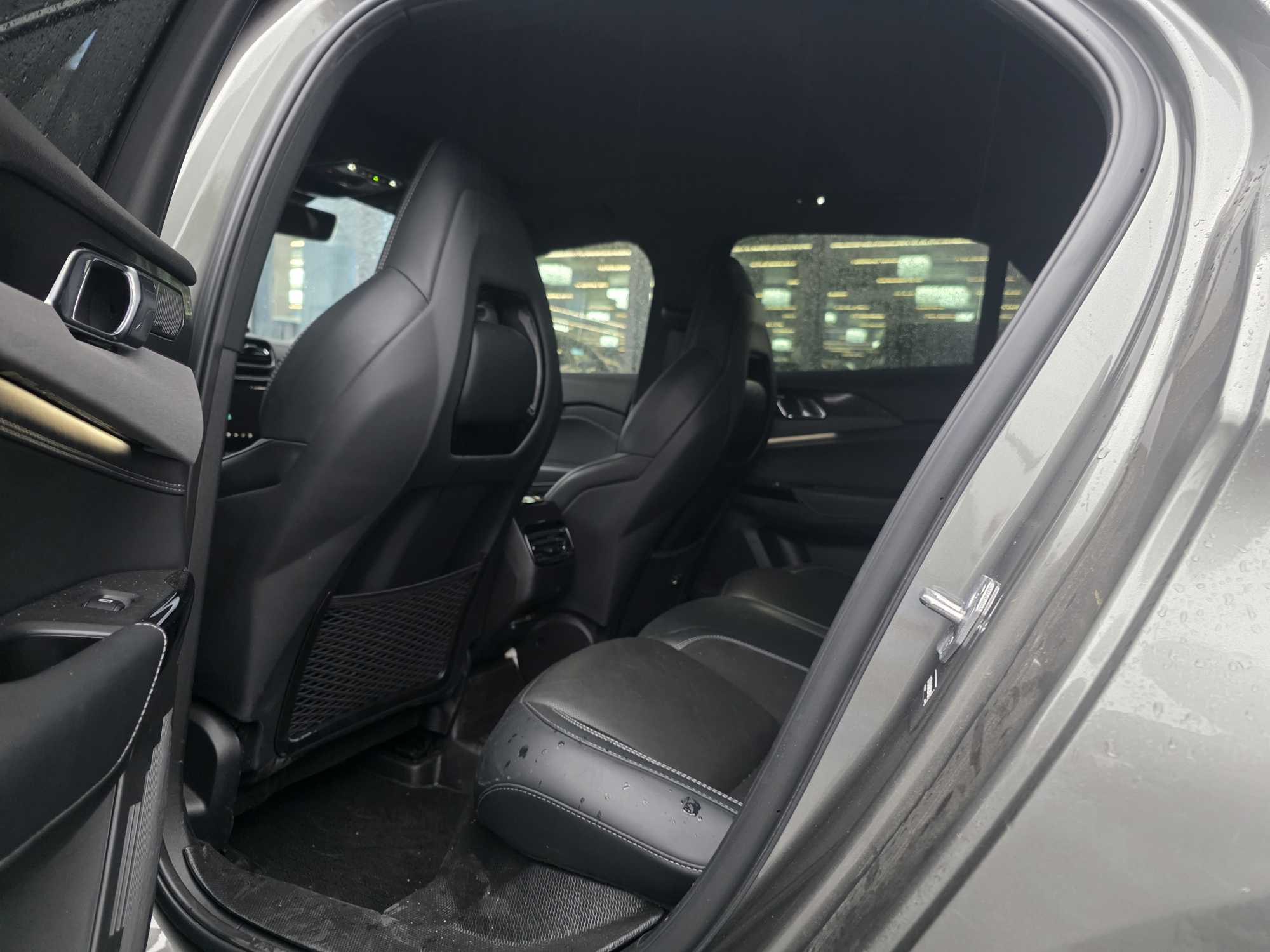 Lynk & Co 03 2022 car image #5