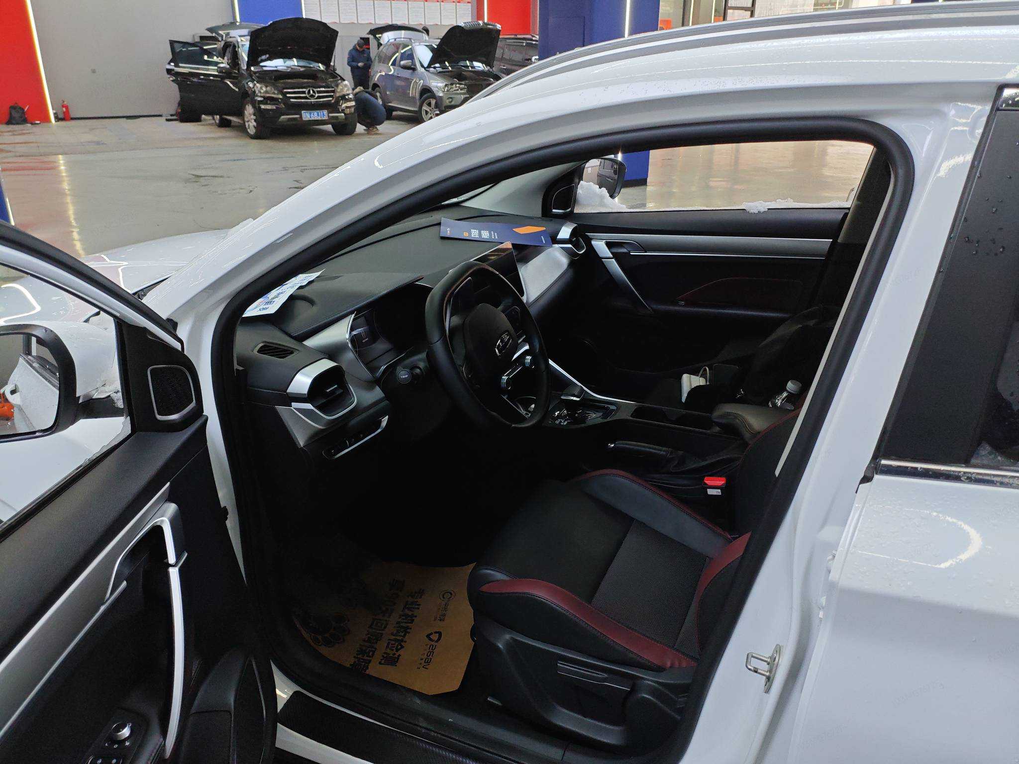 GEELY Coolray 2022 car image #5