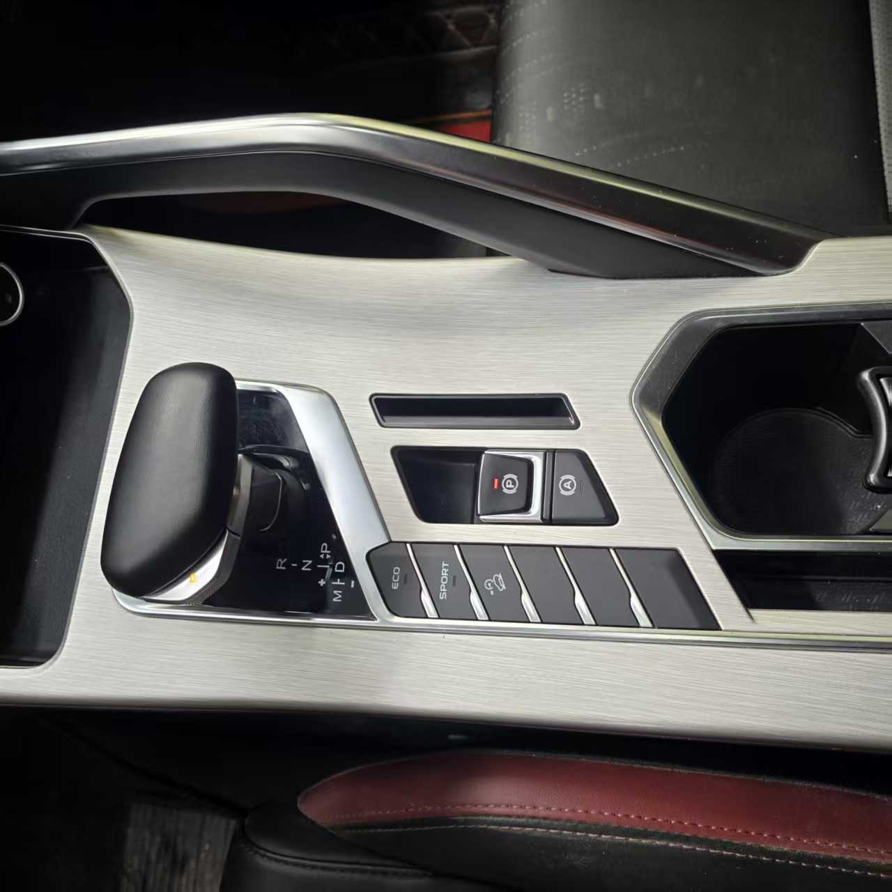 Coolray 2022 car image #5