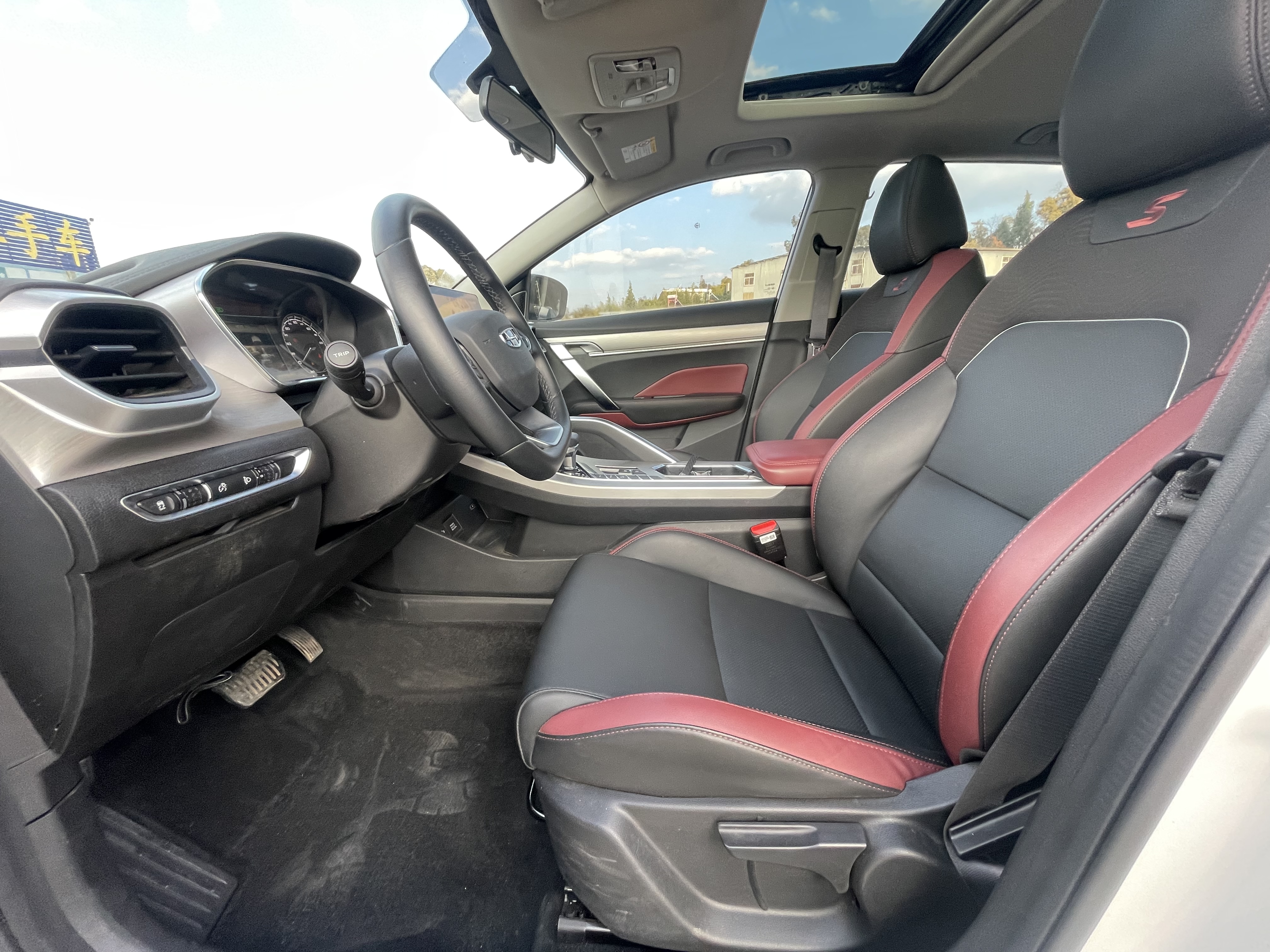 GEELY Coolray 2022 car image #5