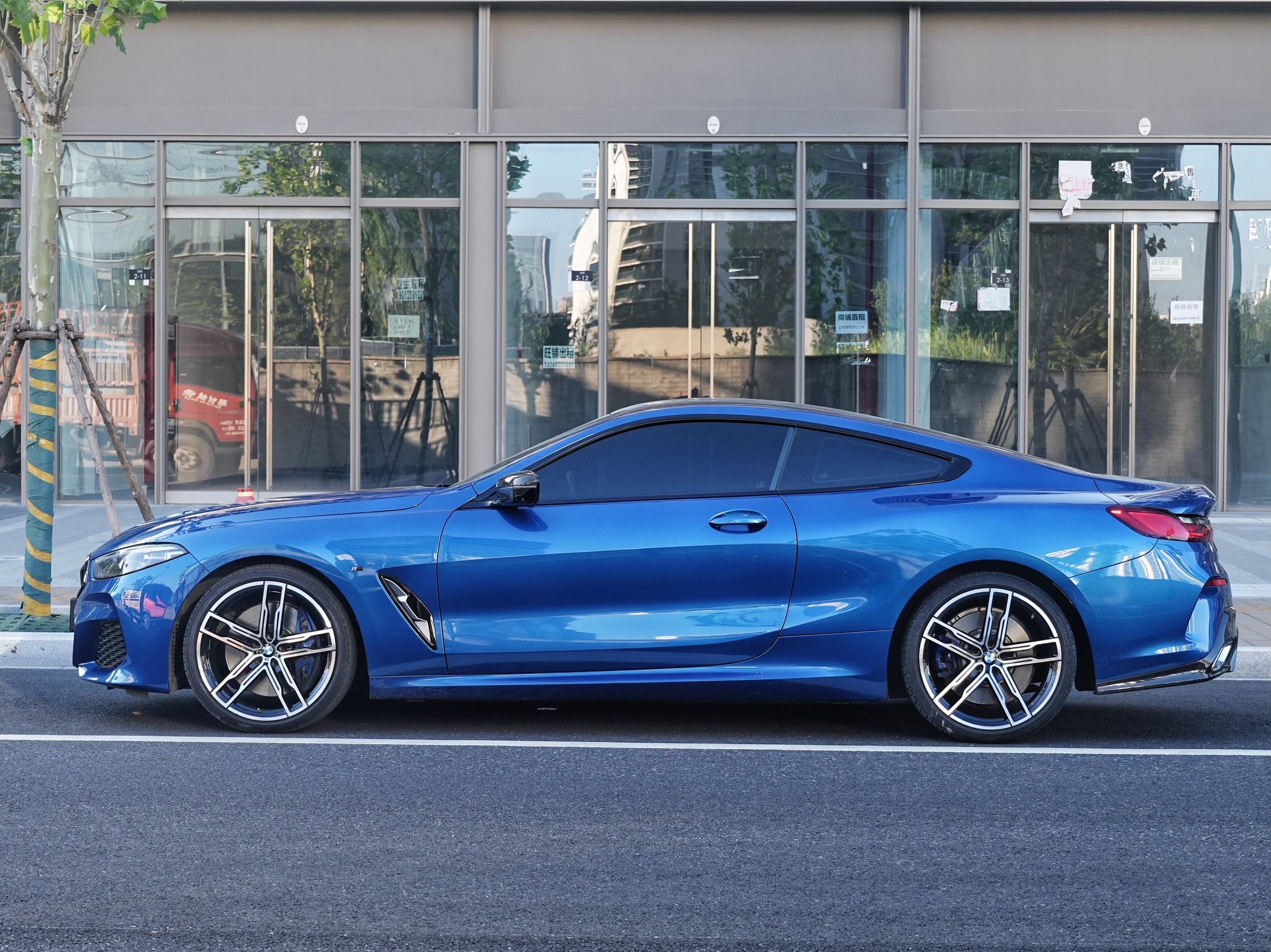 BMW 8 Series 2021 car image #5