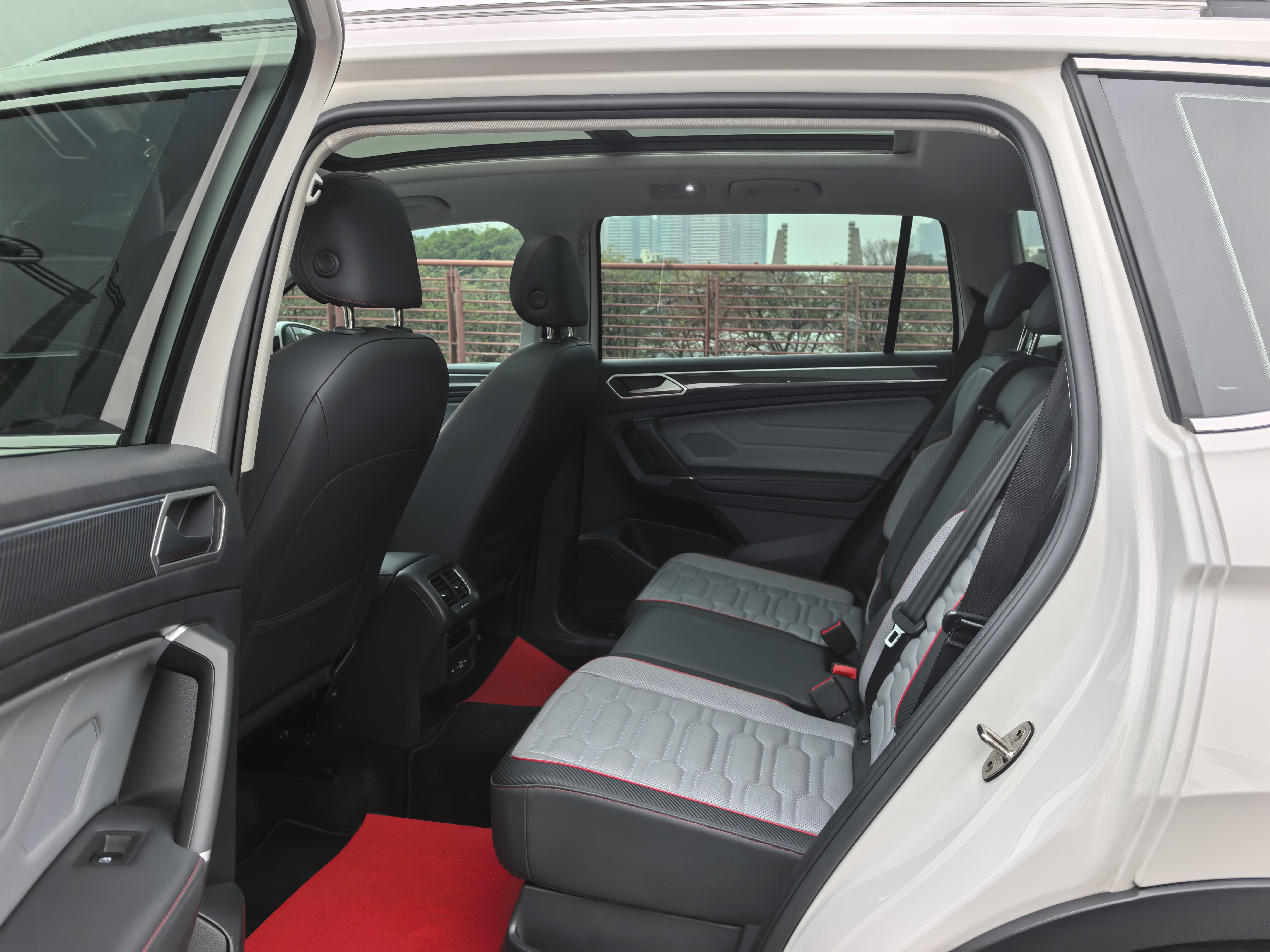 Volkswagen Tiguan L New Energy 2022 صورة سيارة #5