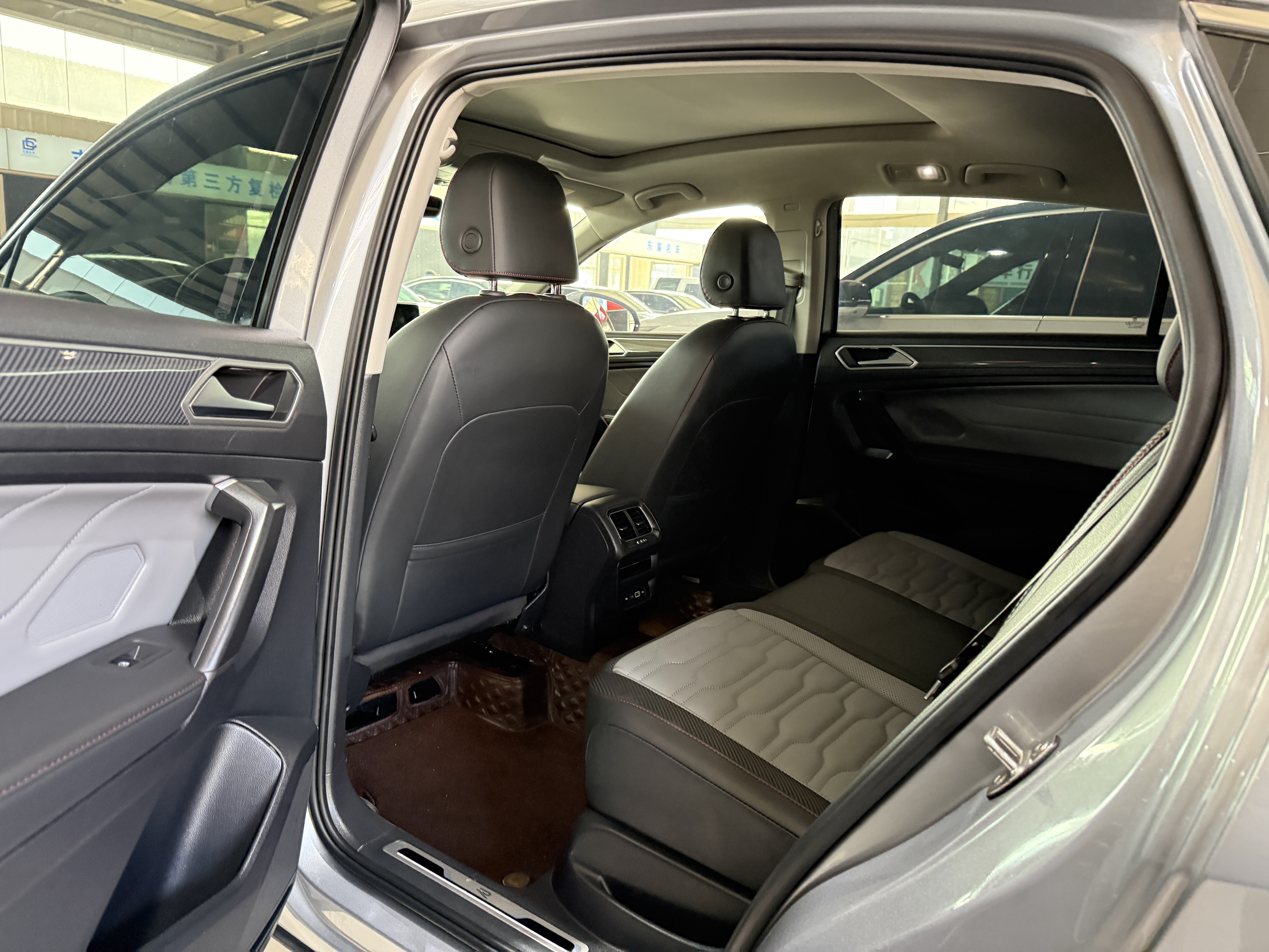 Volkswagen Tiguan X 2021 صورة سيارة #5