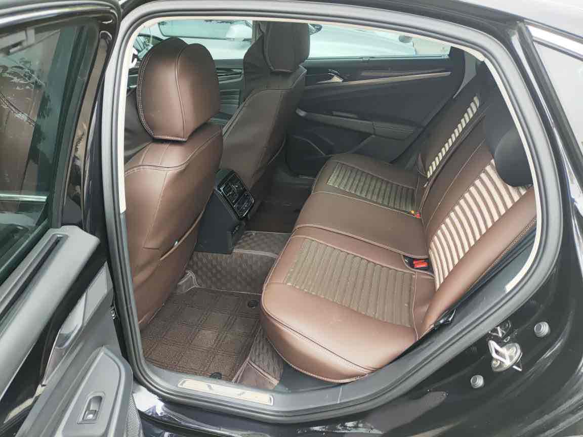 Volkswagen Passat 2022 car image #5