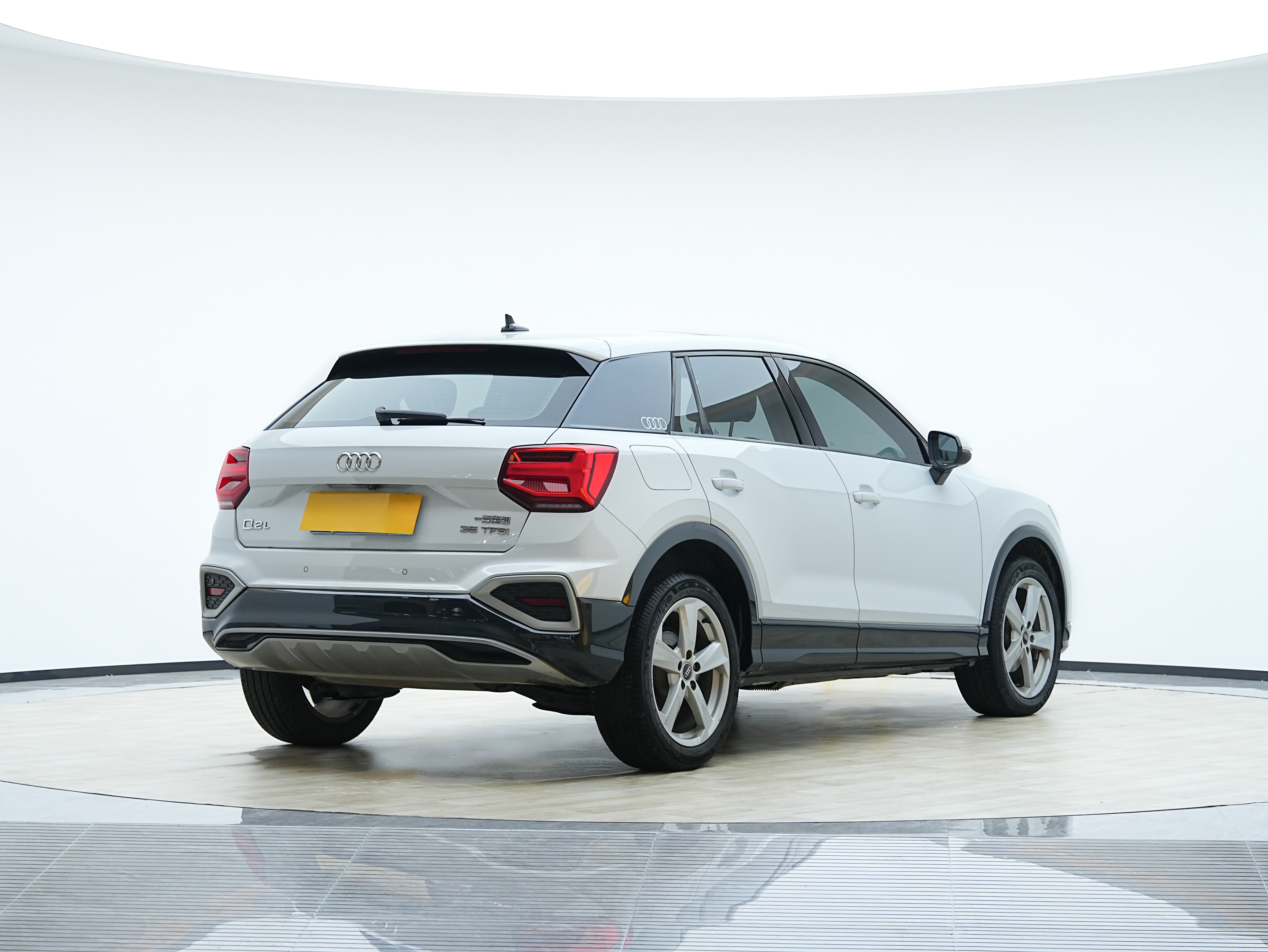 Audi Q2L 2023 imagem de carro #5