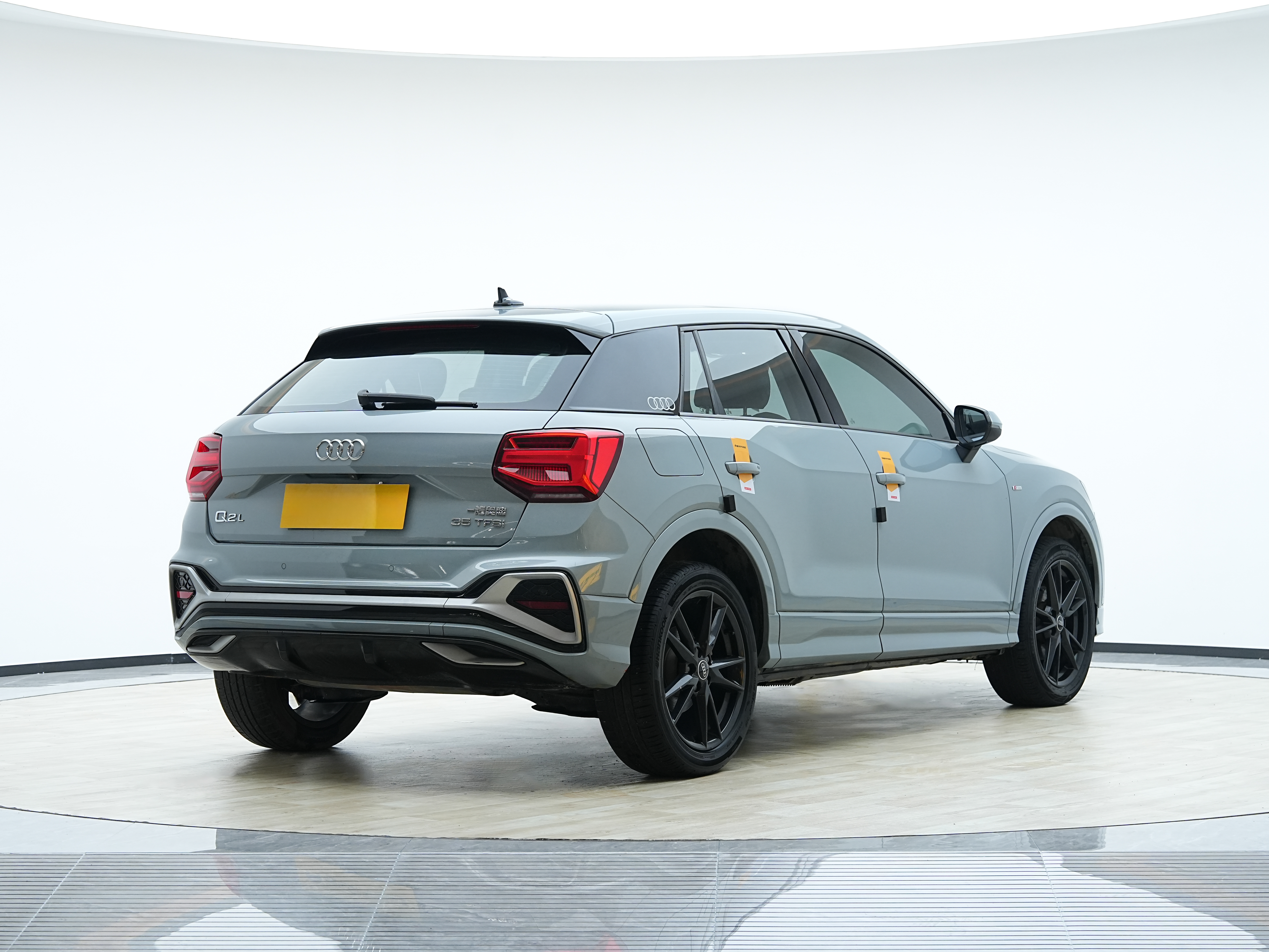 Audi Q2L 2023 صورة سيارة #5