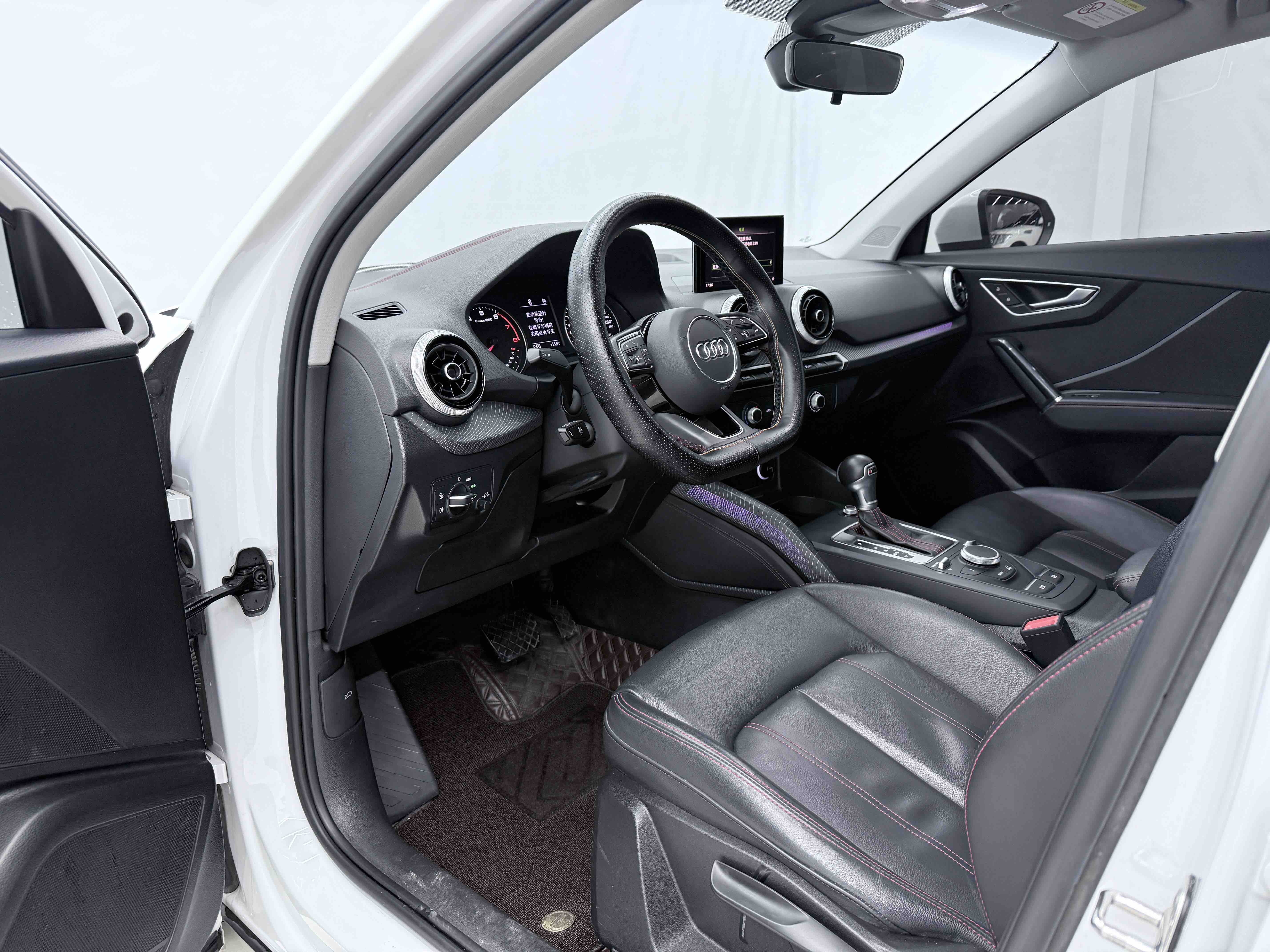 Audi Q2L 2023 immagine di auto #5