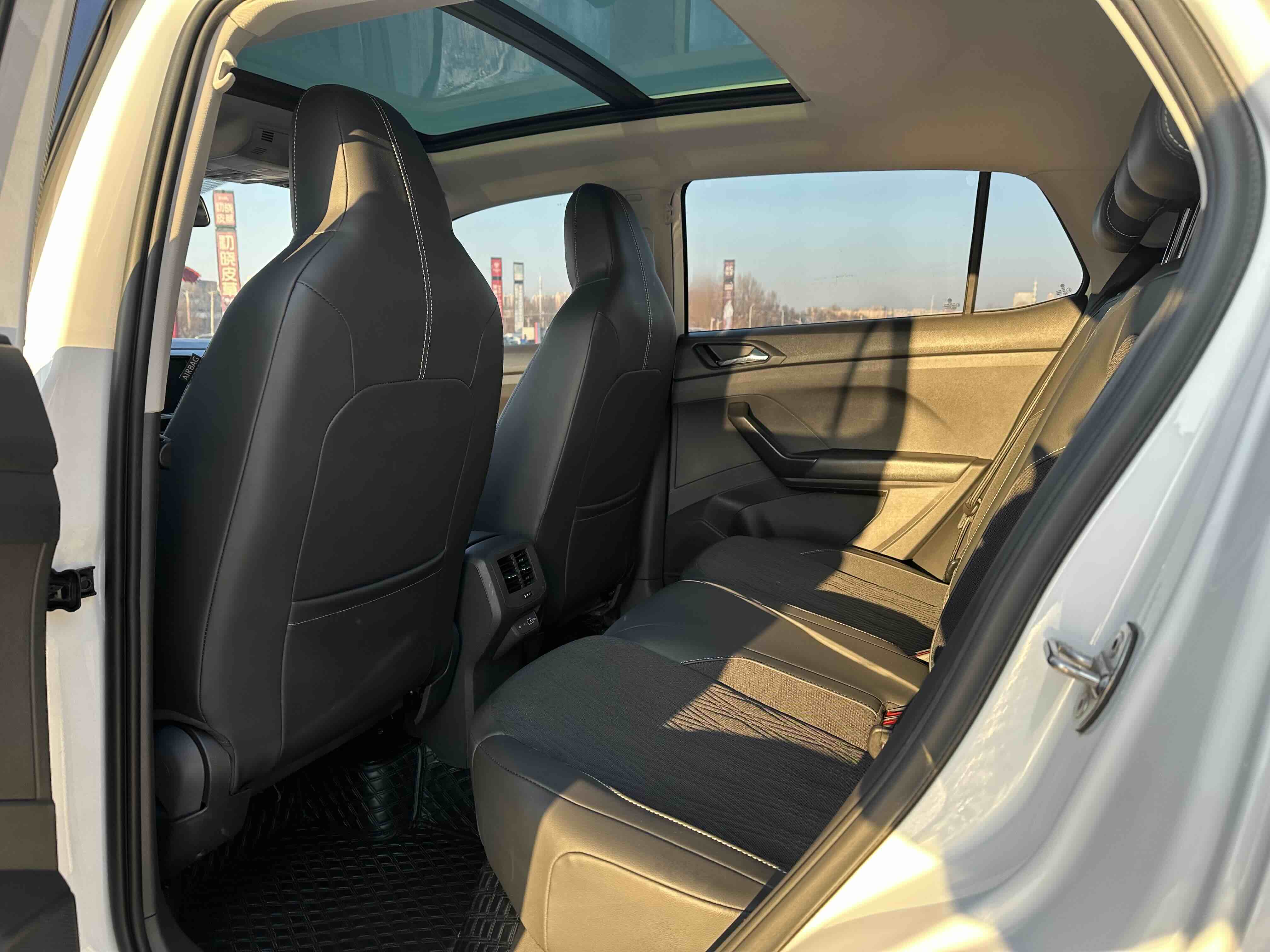 Volkswagen T-Cross 2022 car image #5