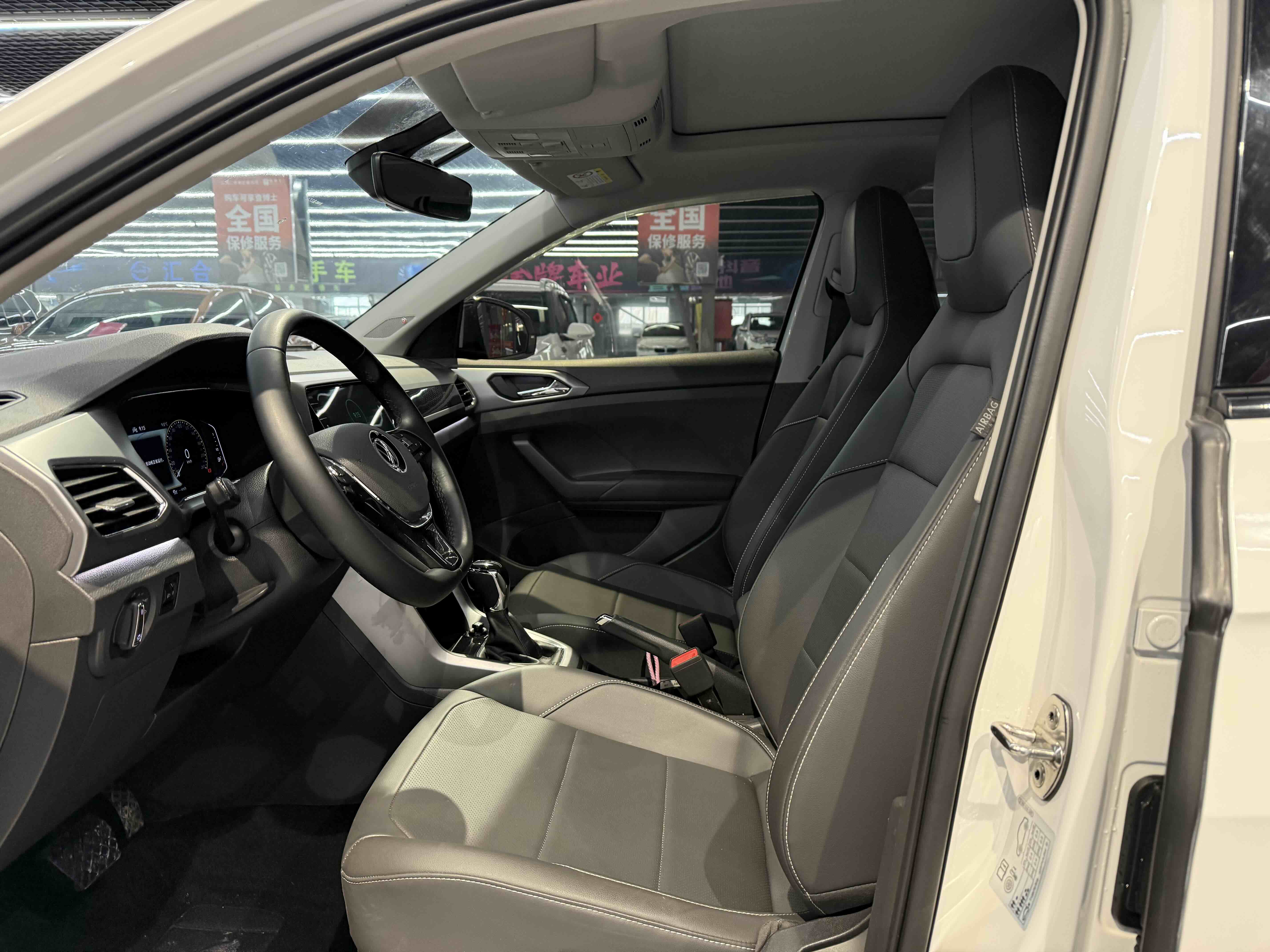 Volkswagen T-Cross 2022 car image #5