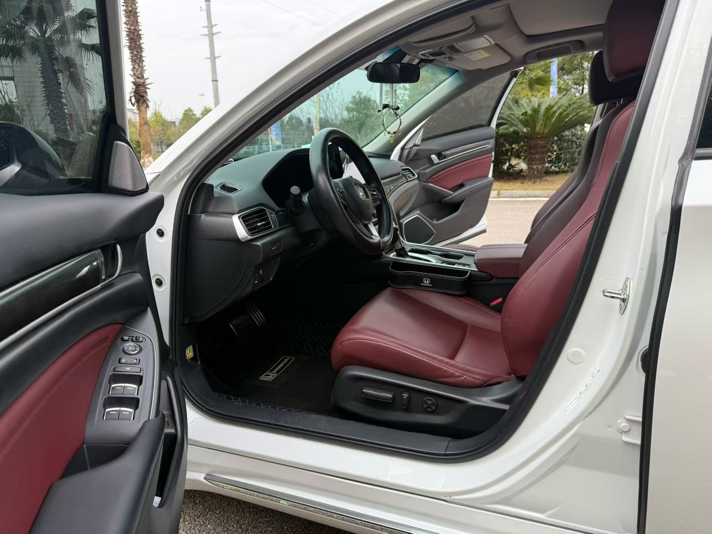 BYD F3R 2023 car image #5