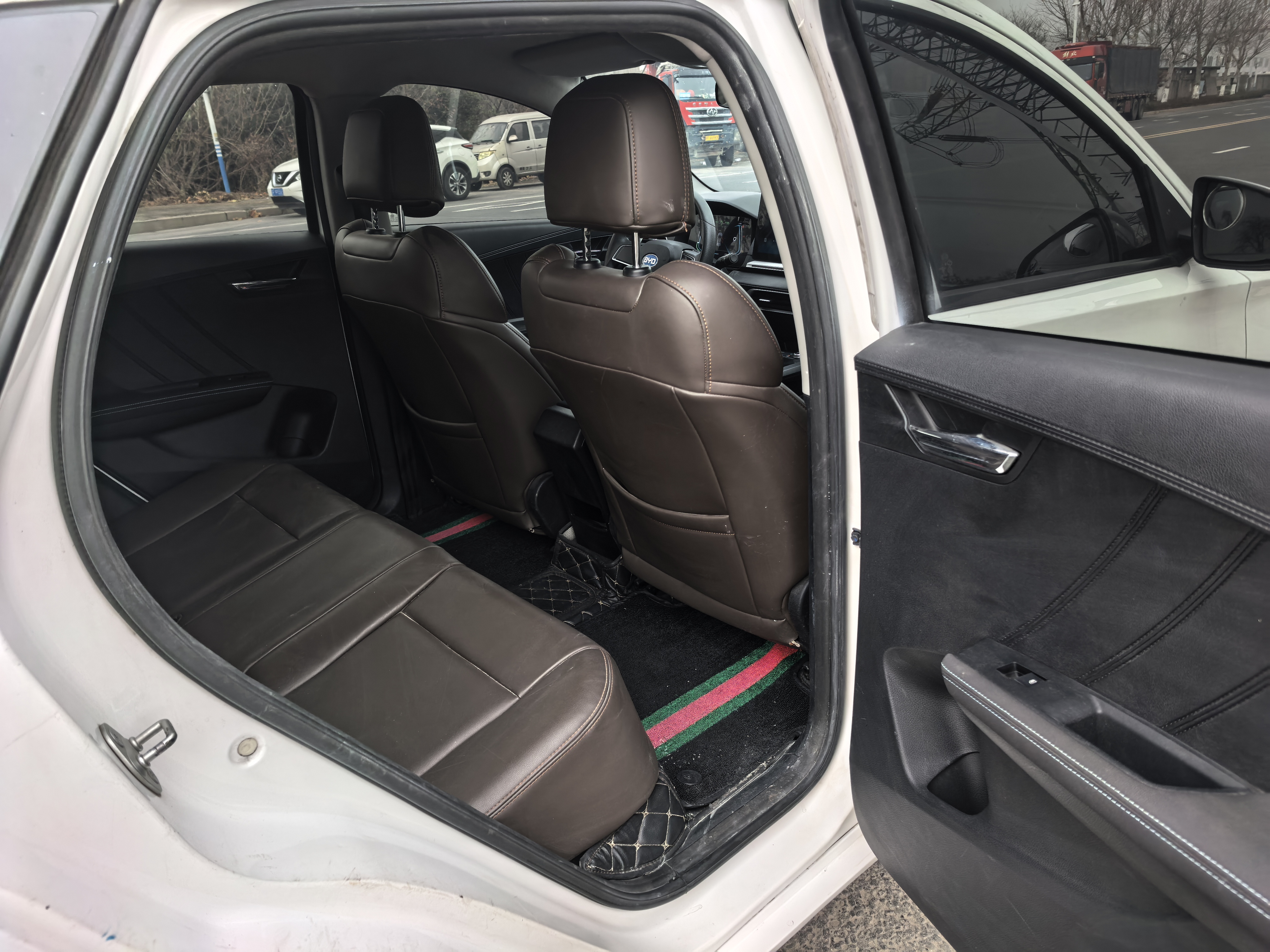 BYD e2 2021 image de voiture #5