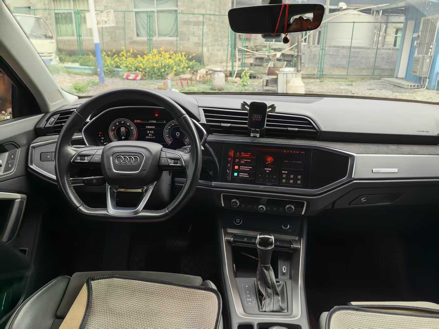 Audi Q3 2021 car image #5