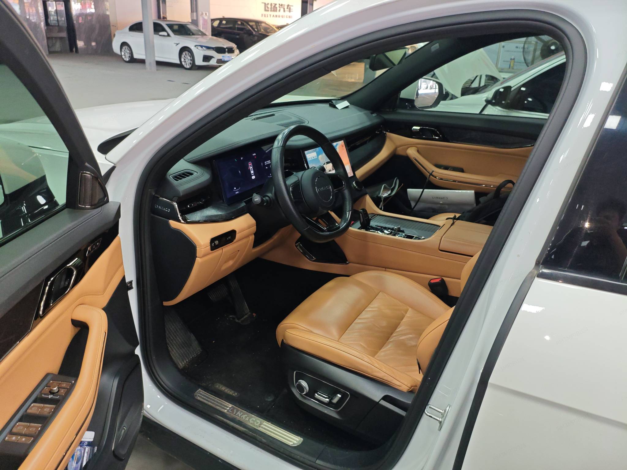 Lynk & Co 09 2022 car image #5