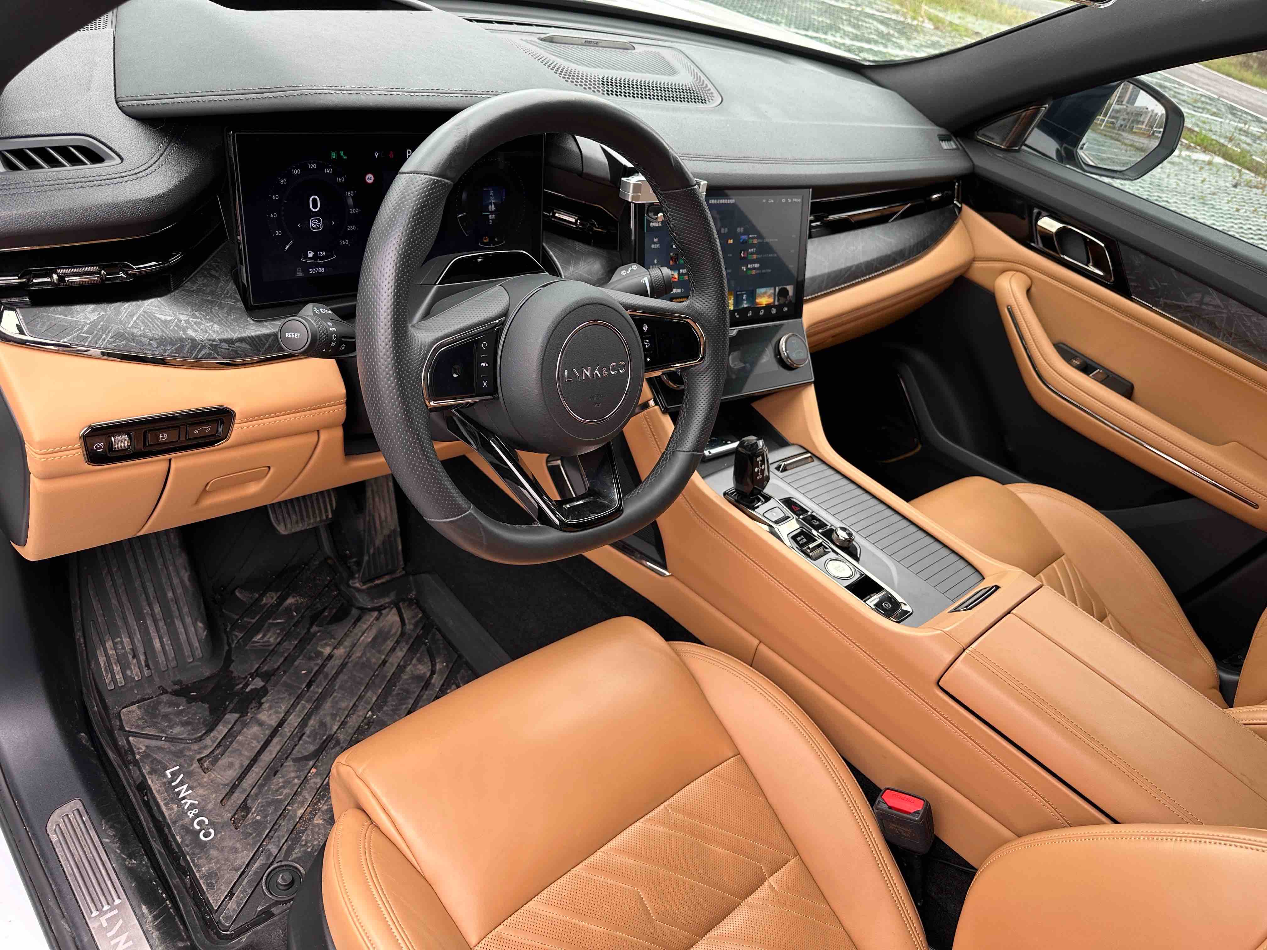 Lynk & Co 09 EM-P 2022 car image #5