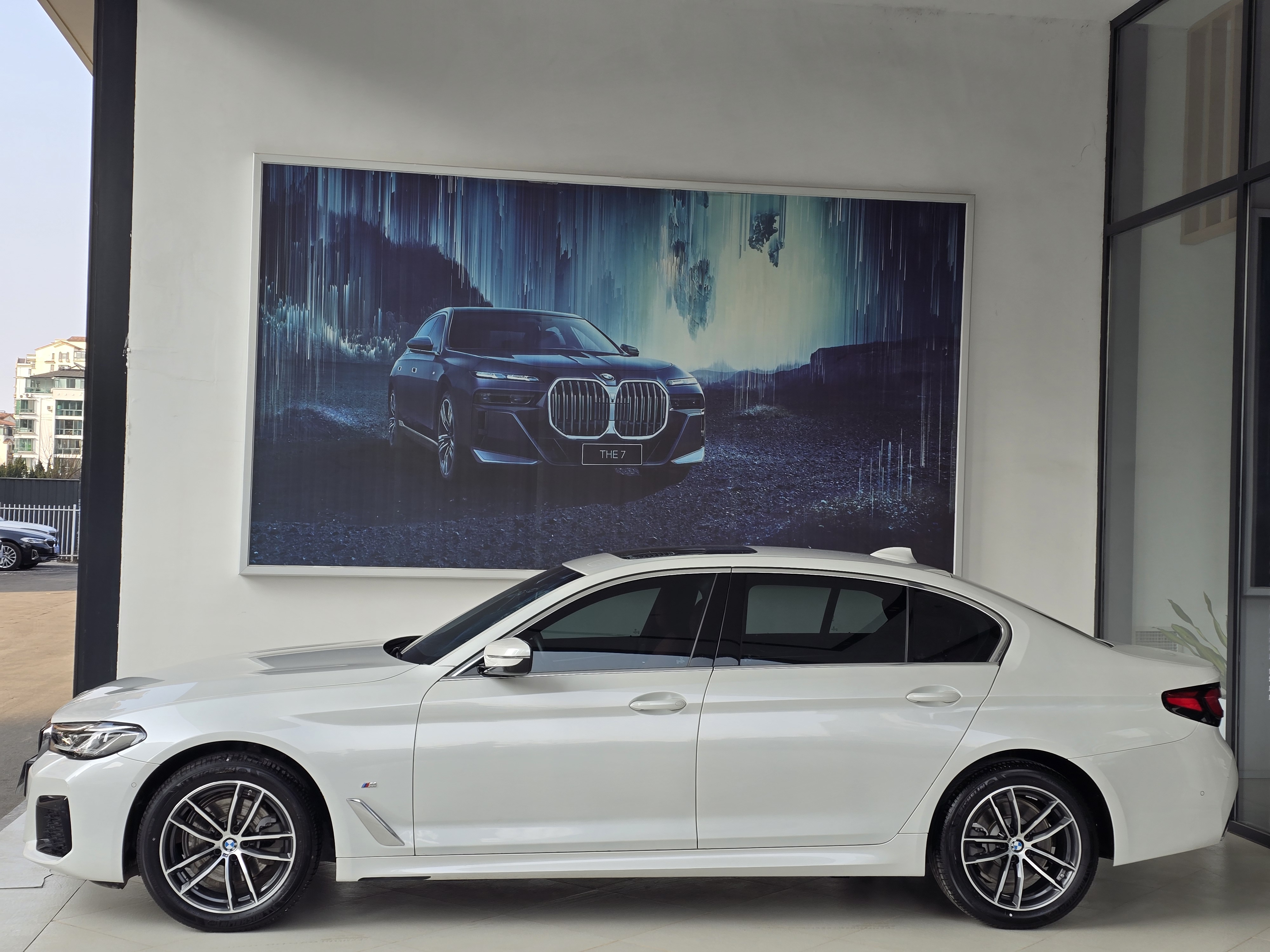 BMW 5 Series 2022 #5 BMW 5 Series 2022 car image #5