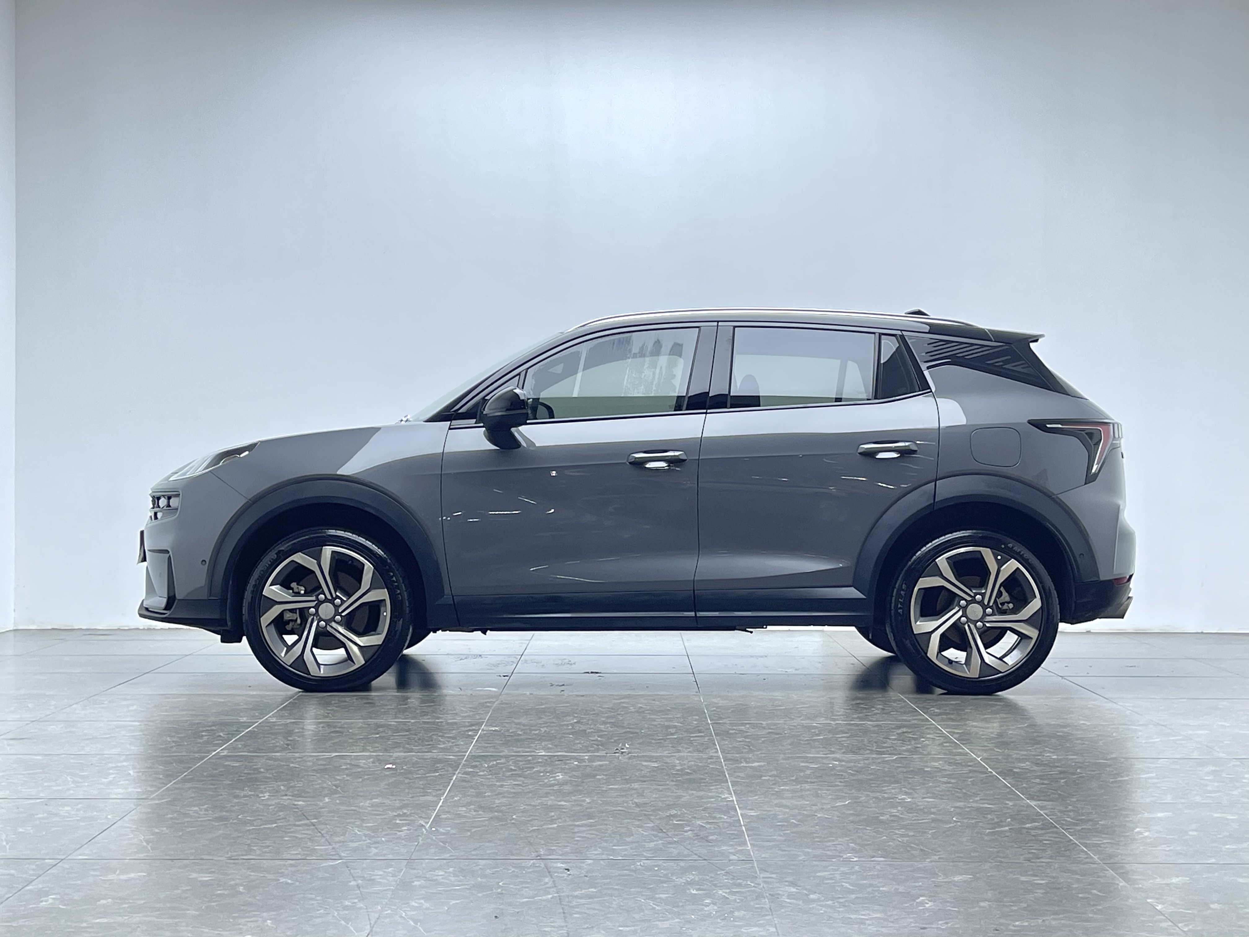 Lynk & Co 06 2024 car image #5