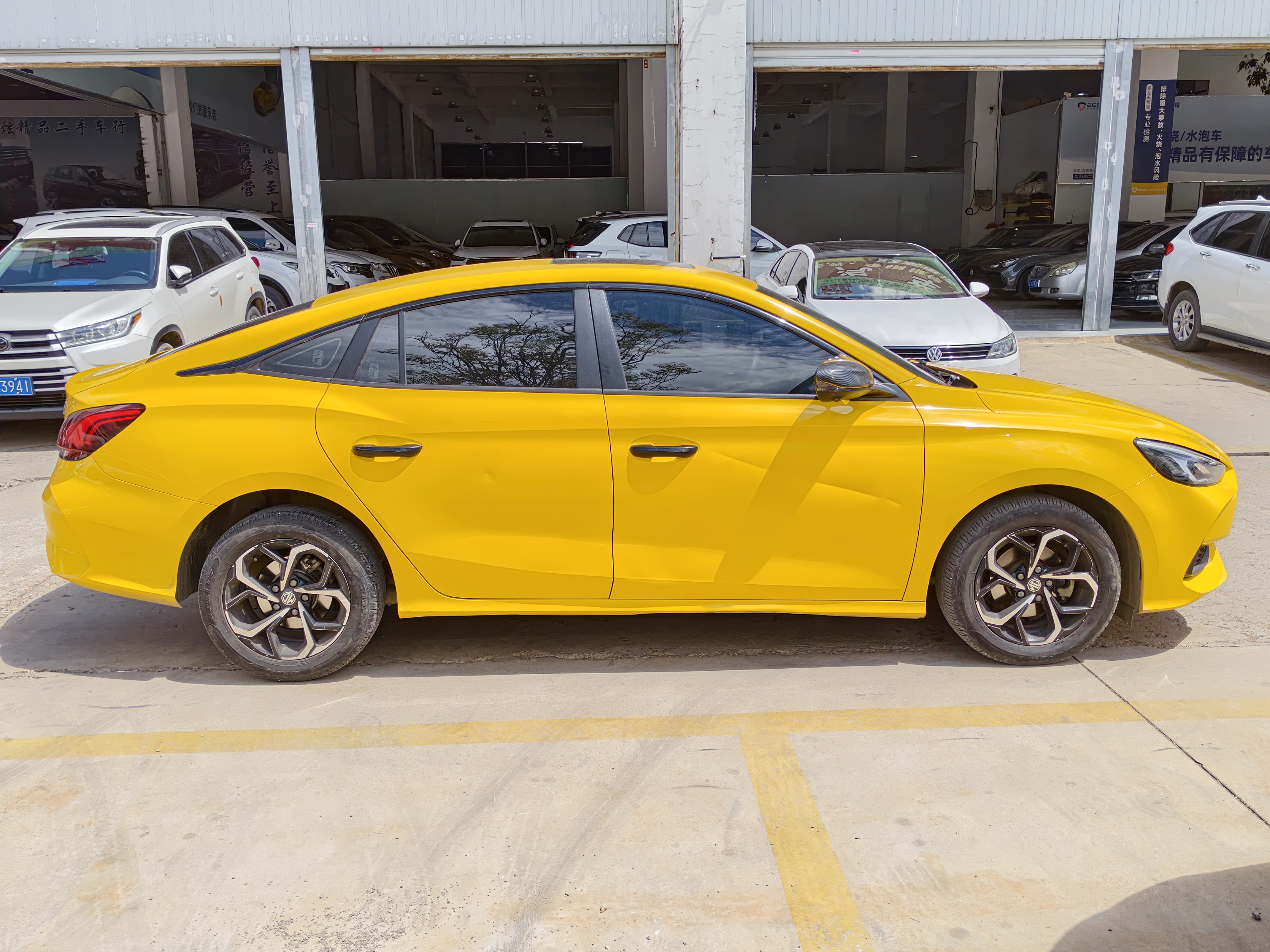 5 2022 car image #5