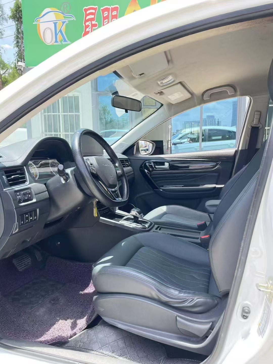 Forthing S60 EV 2022 car image #5